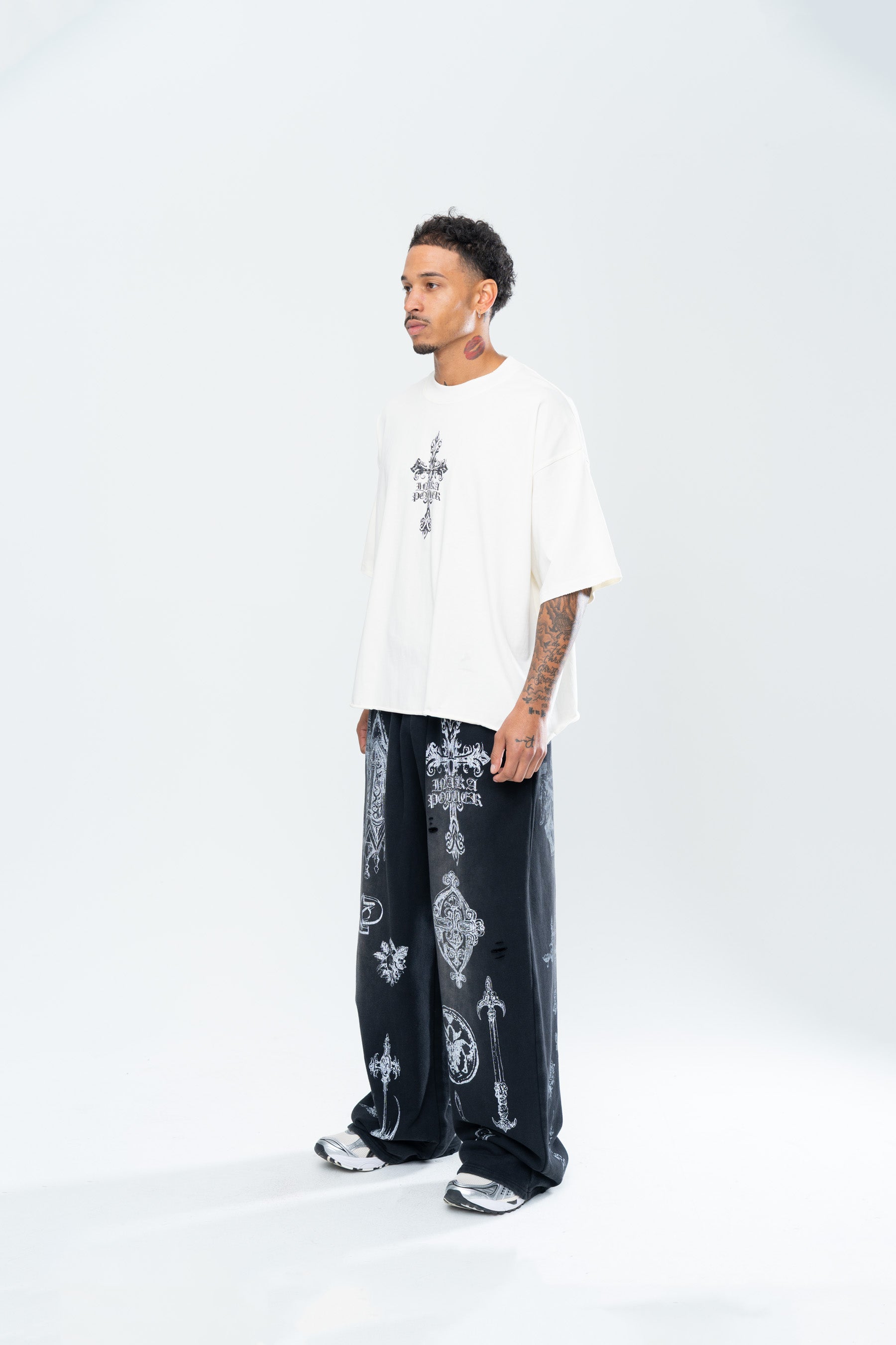CRUCIFIX CROPPED TEE - CREAM