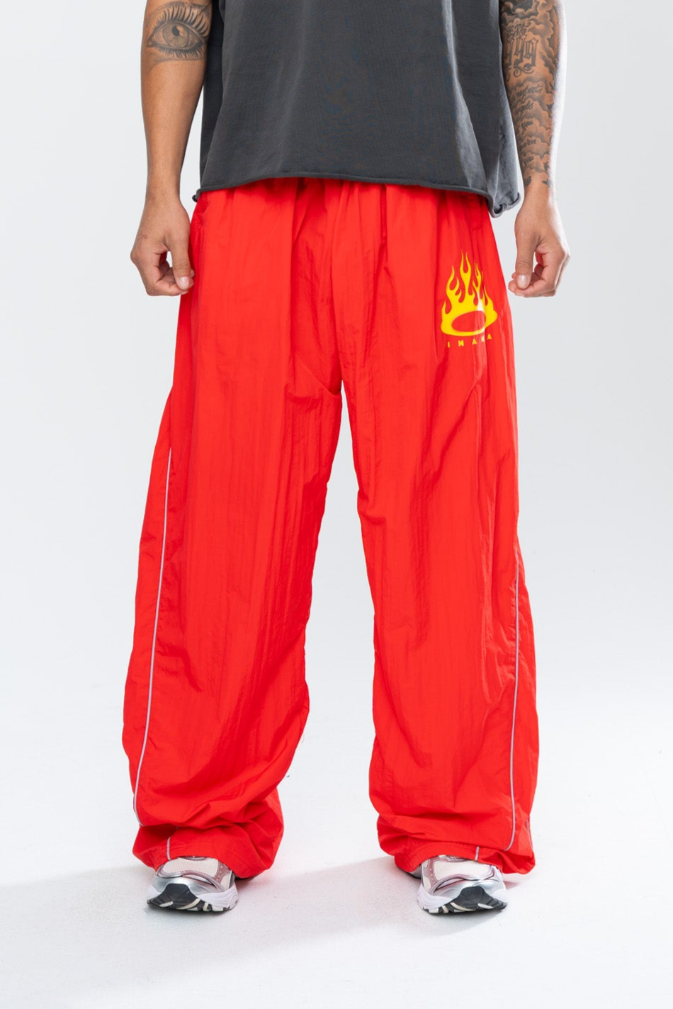 FURY BAGGY TRACKPANTS - RED