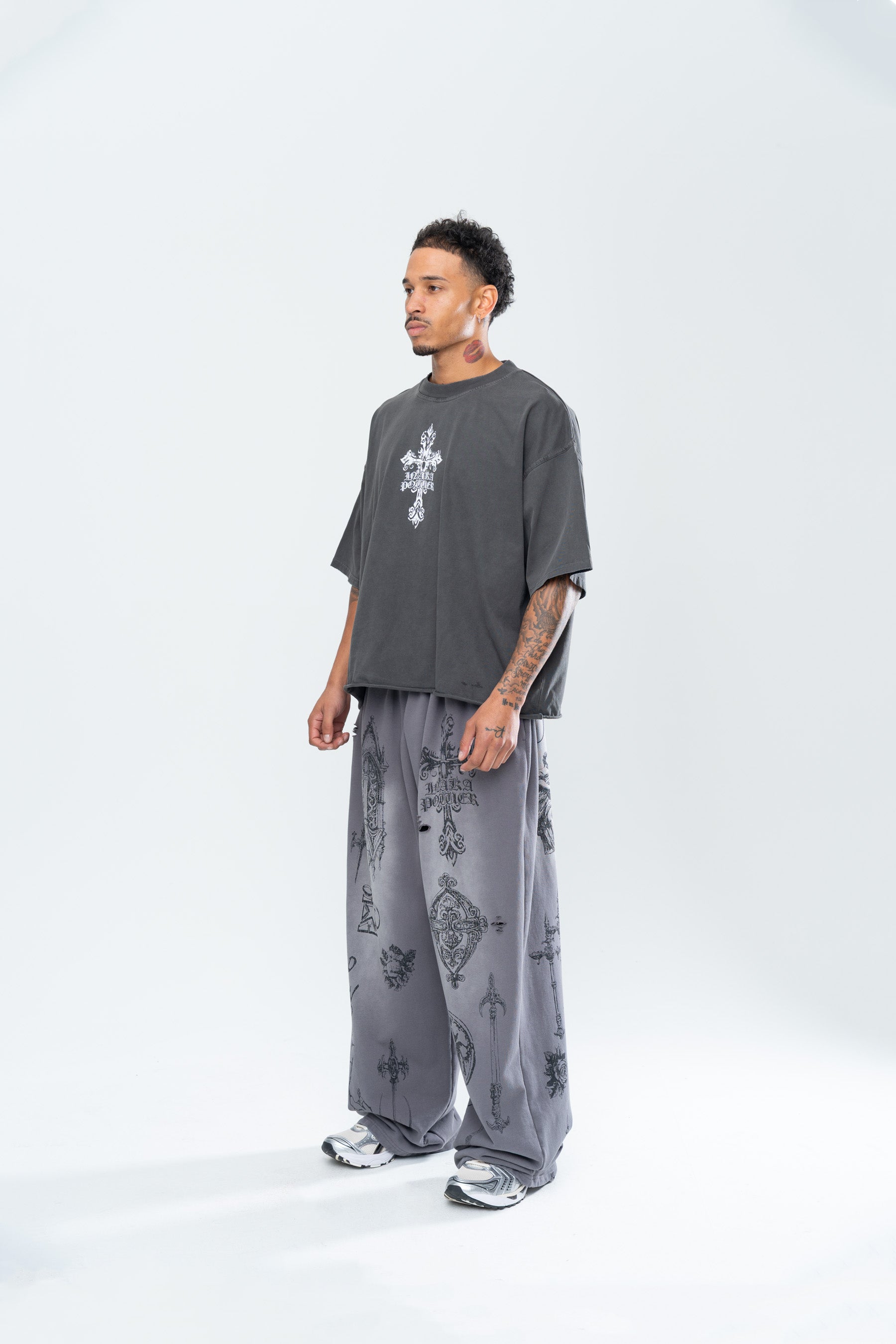 CRUCIFIX CROPPED TEE - VINTAGE BLACK