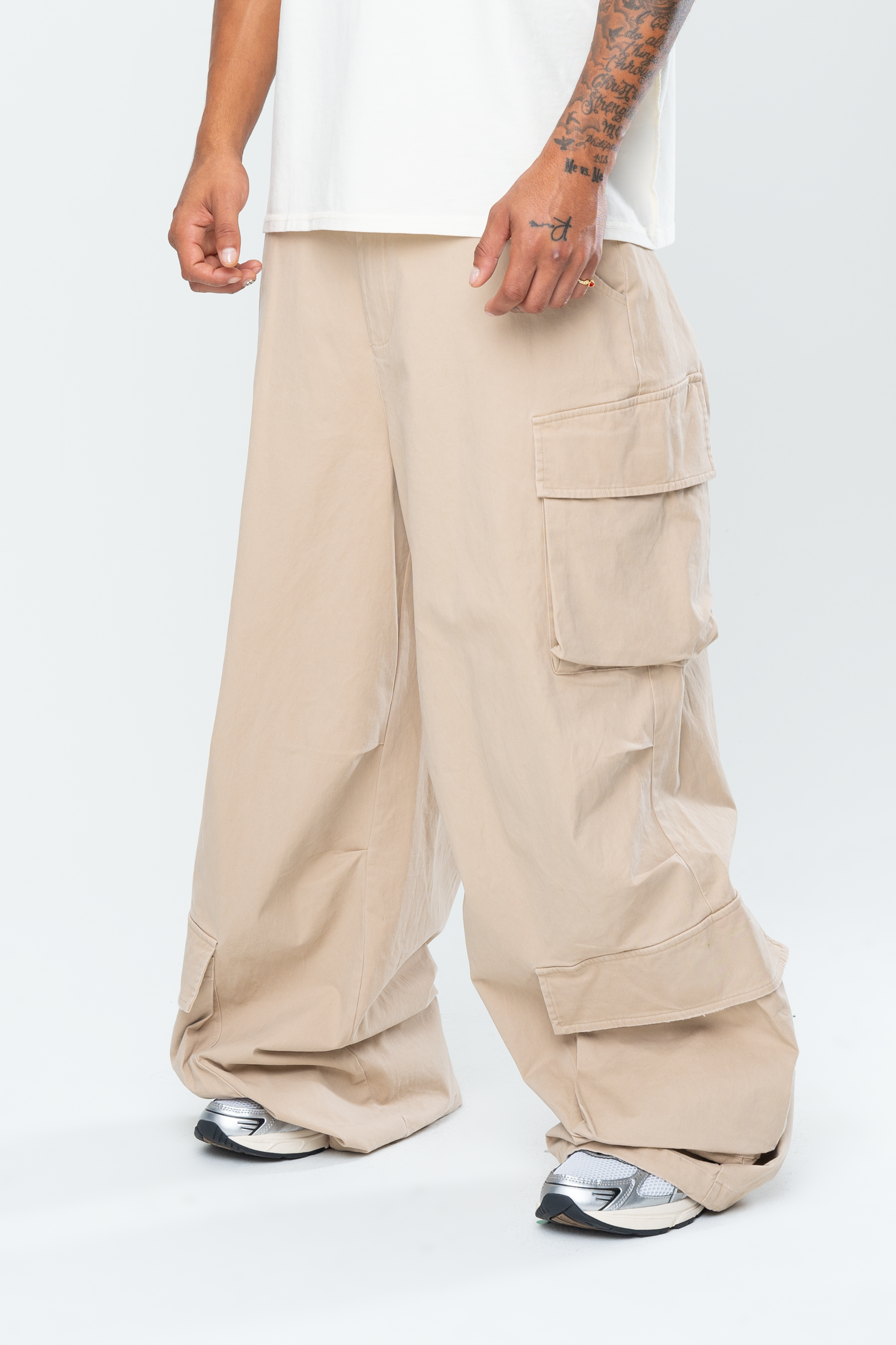 INAKA BAGGY CARGO PANTS - SAND