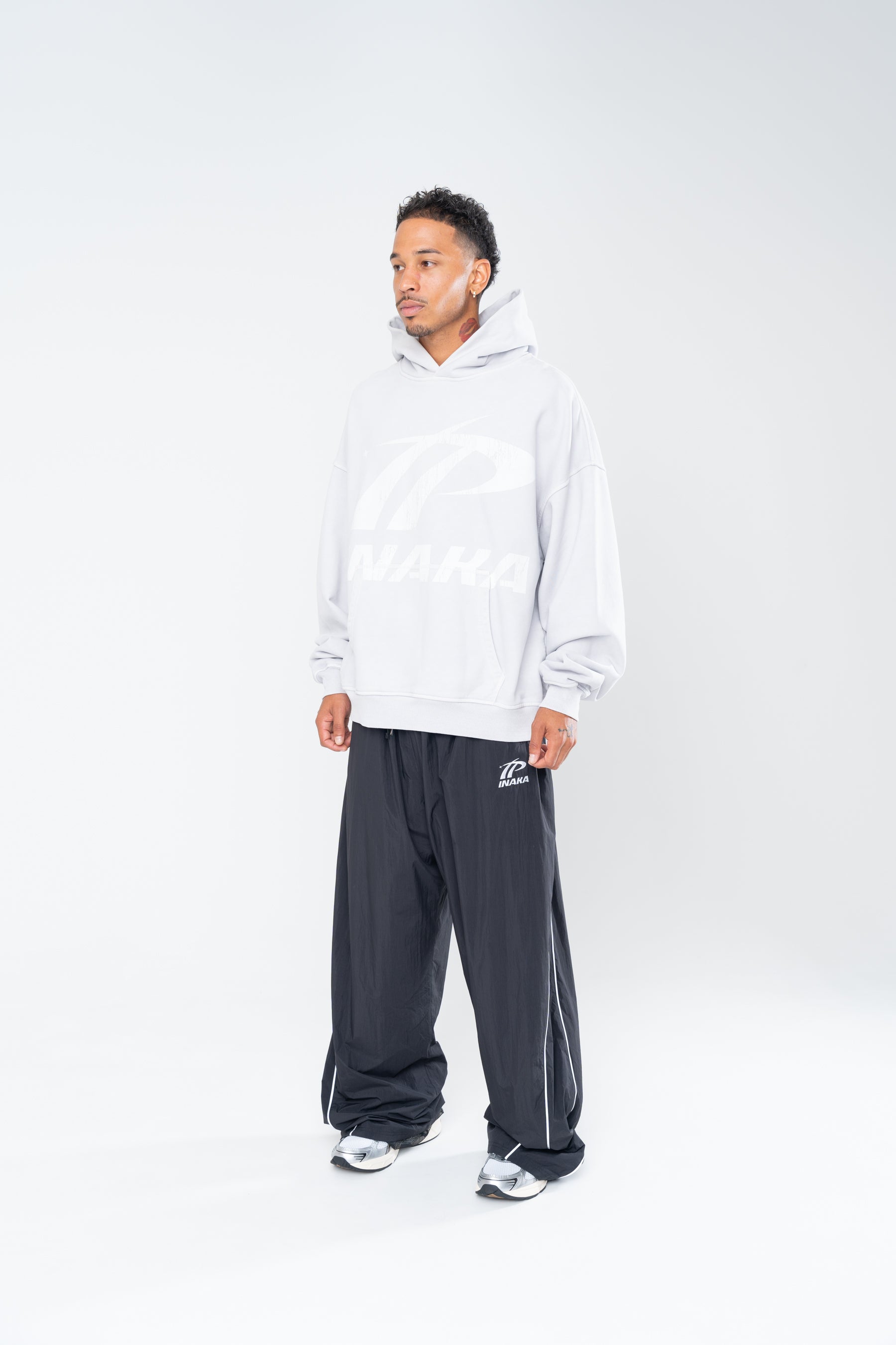 SPORTSWEAR DISTRESSED HOODIE - GRAY
