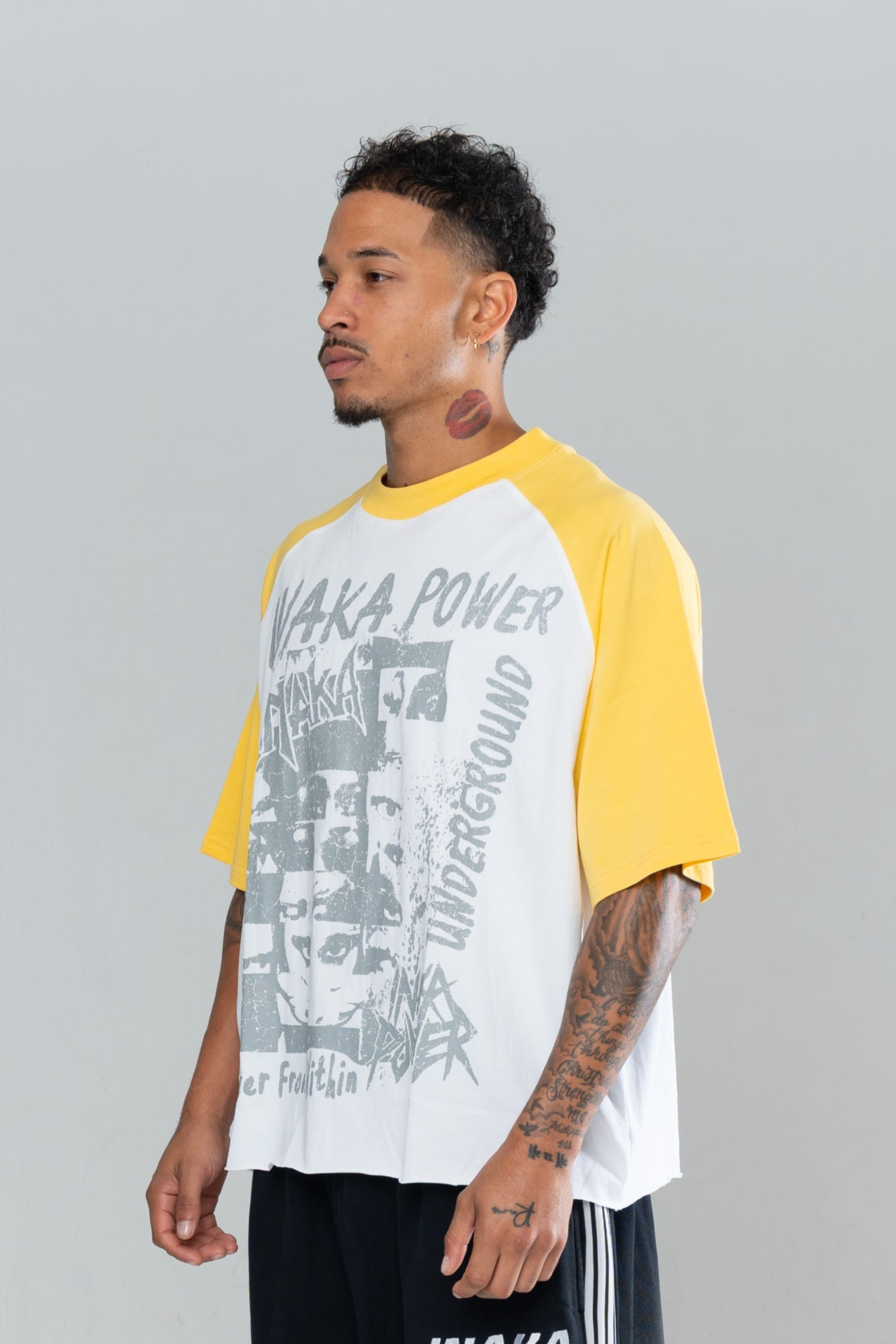 UNDERGROUND CROPPED TEE - WHITE/YELLOW