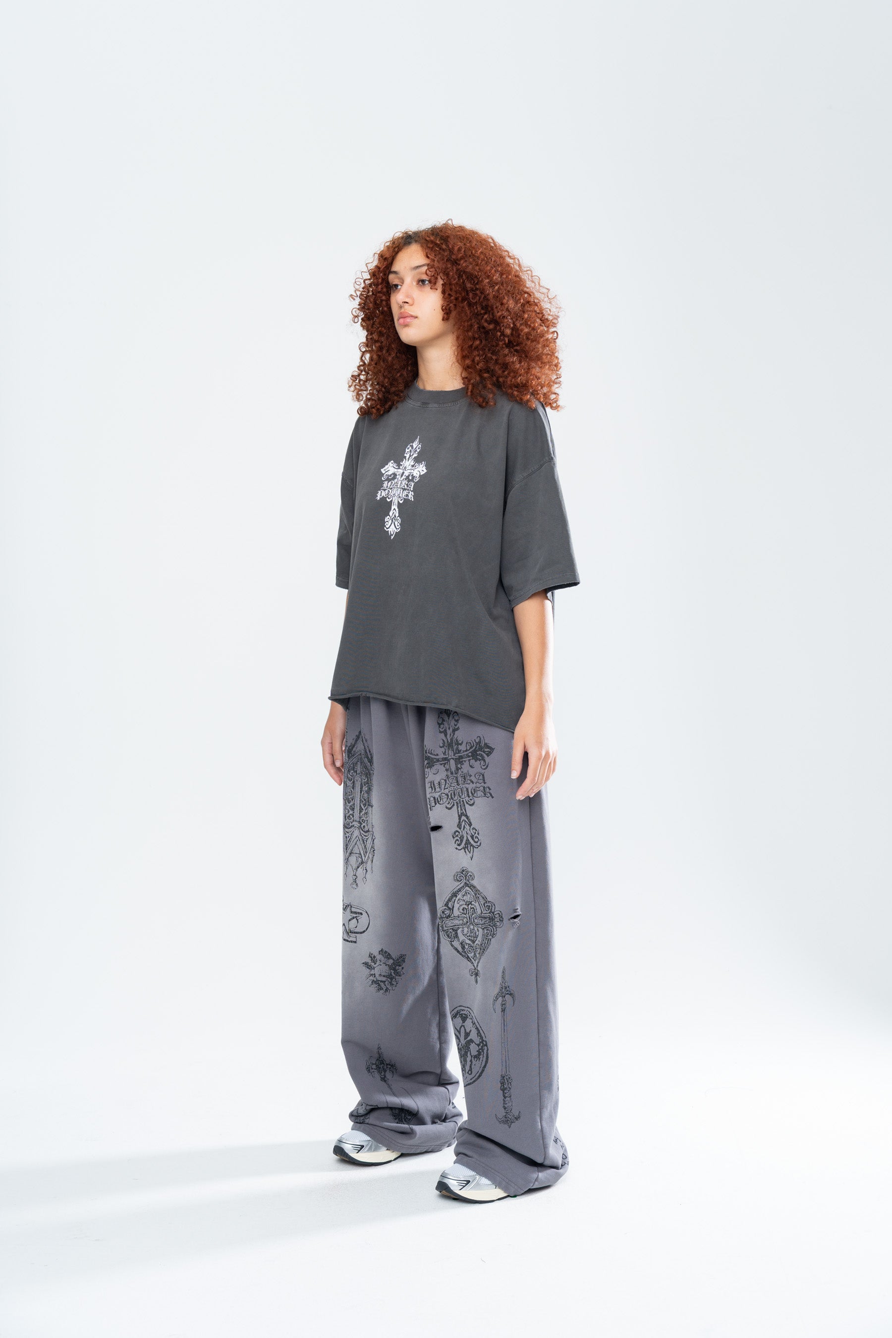 CRUCIFIX CROPPED TEE - VINTAGE BLACK