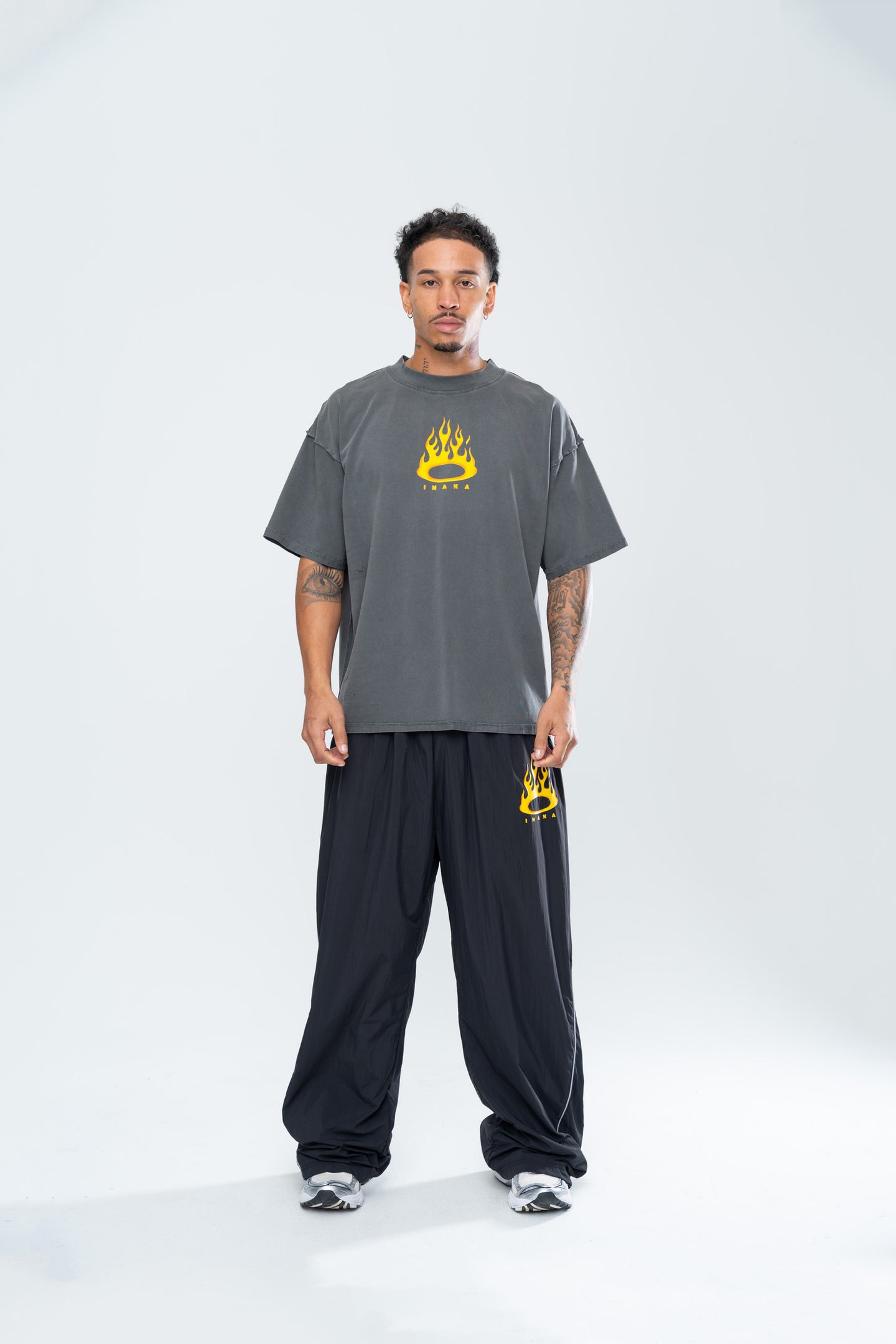 FURY BAGGY TRACKPANTS - BLACK