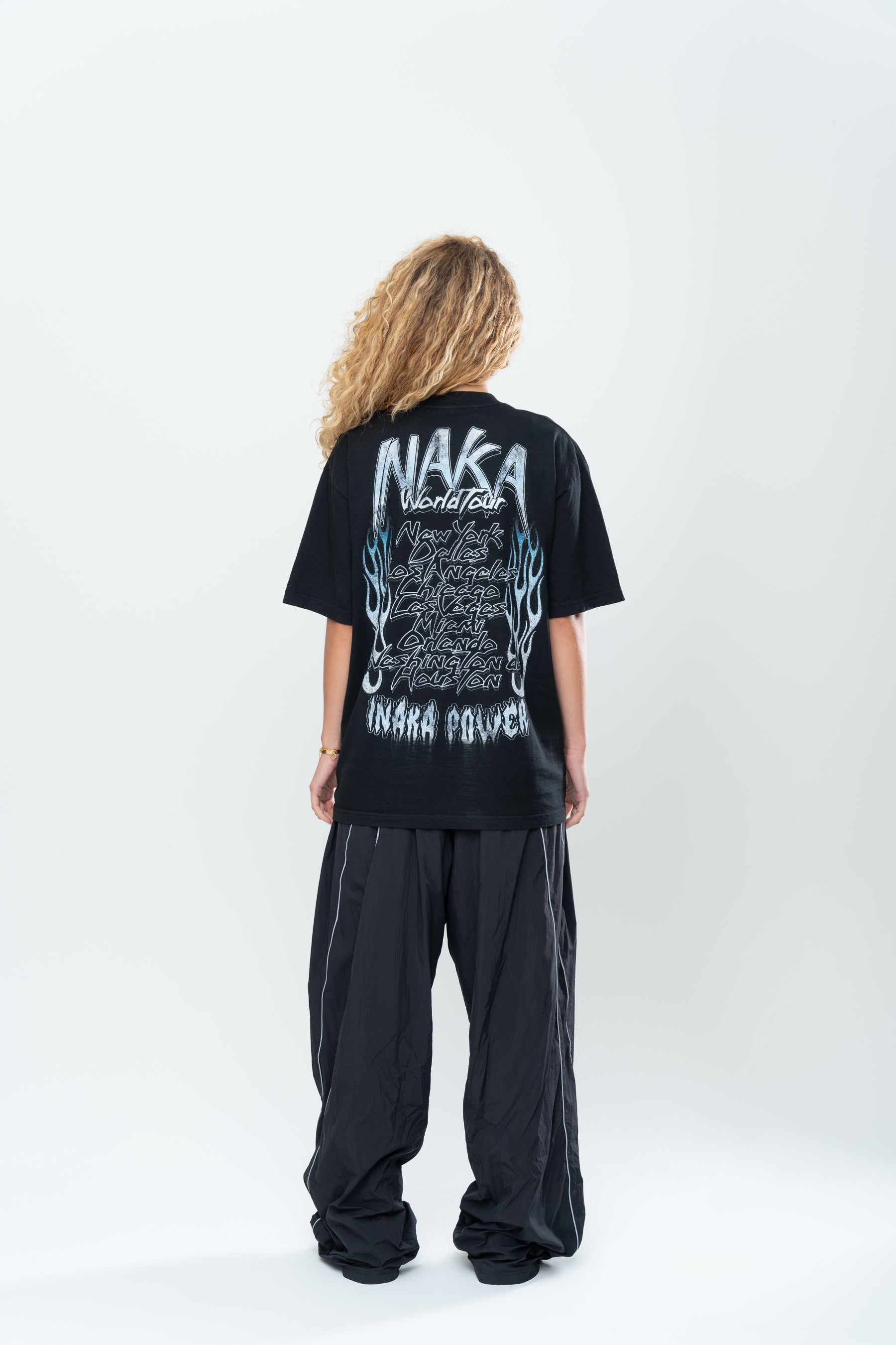 INAKA SAINT TOUR TEE - BLACK
