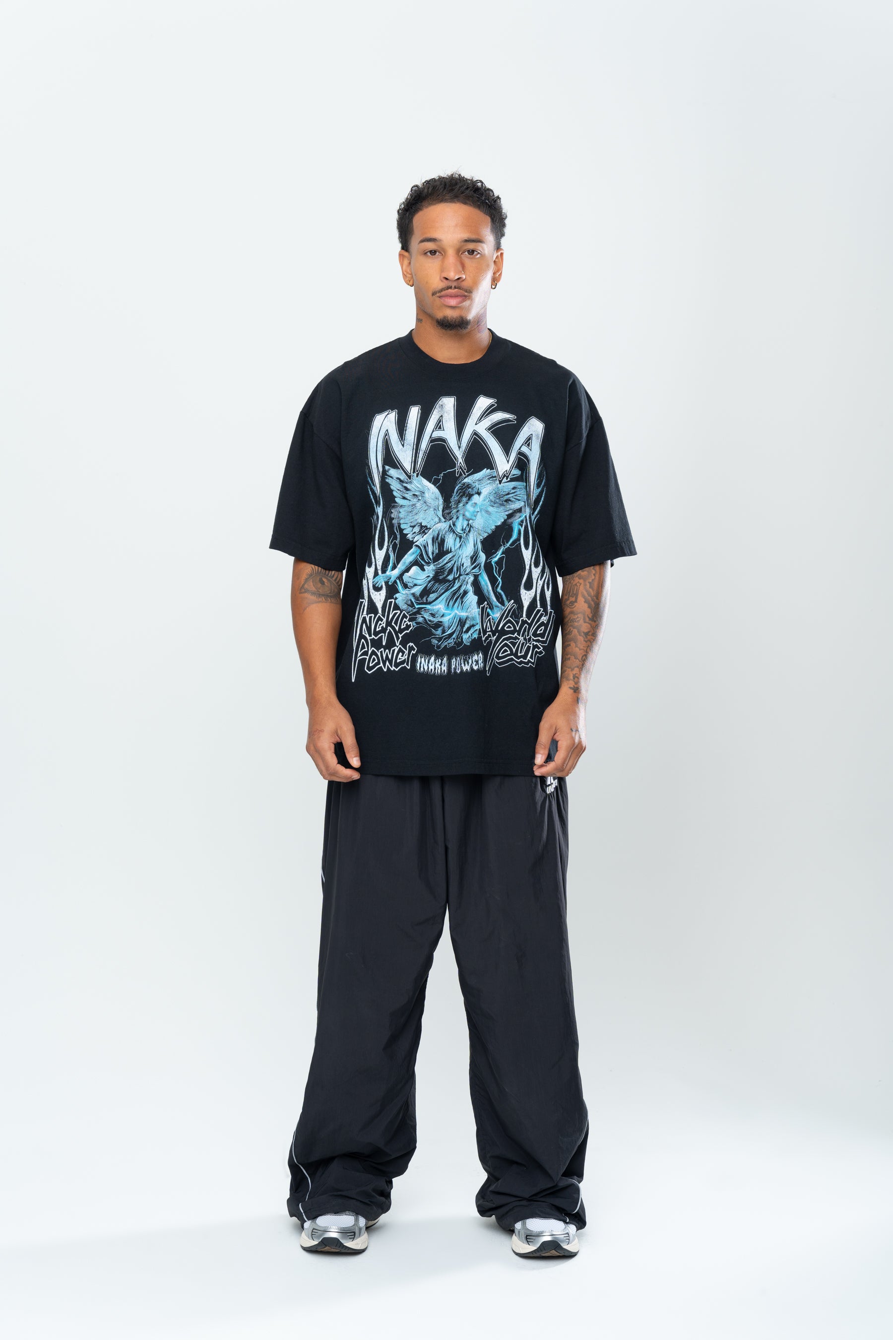 INAKA SAINT TOUR TEE - BLACK