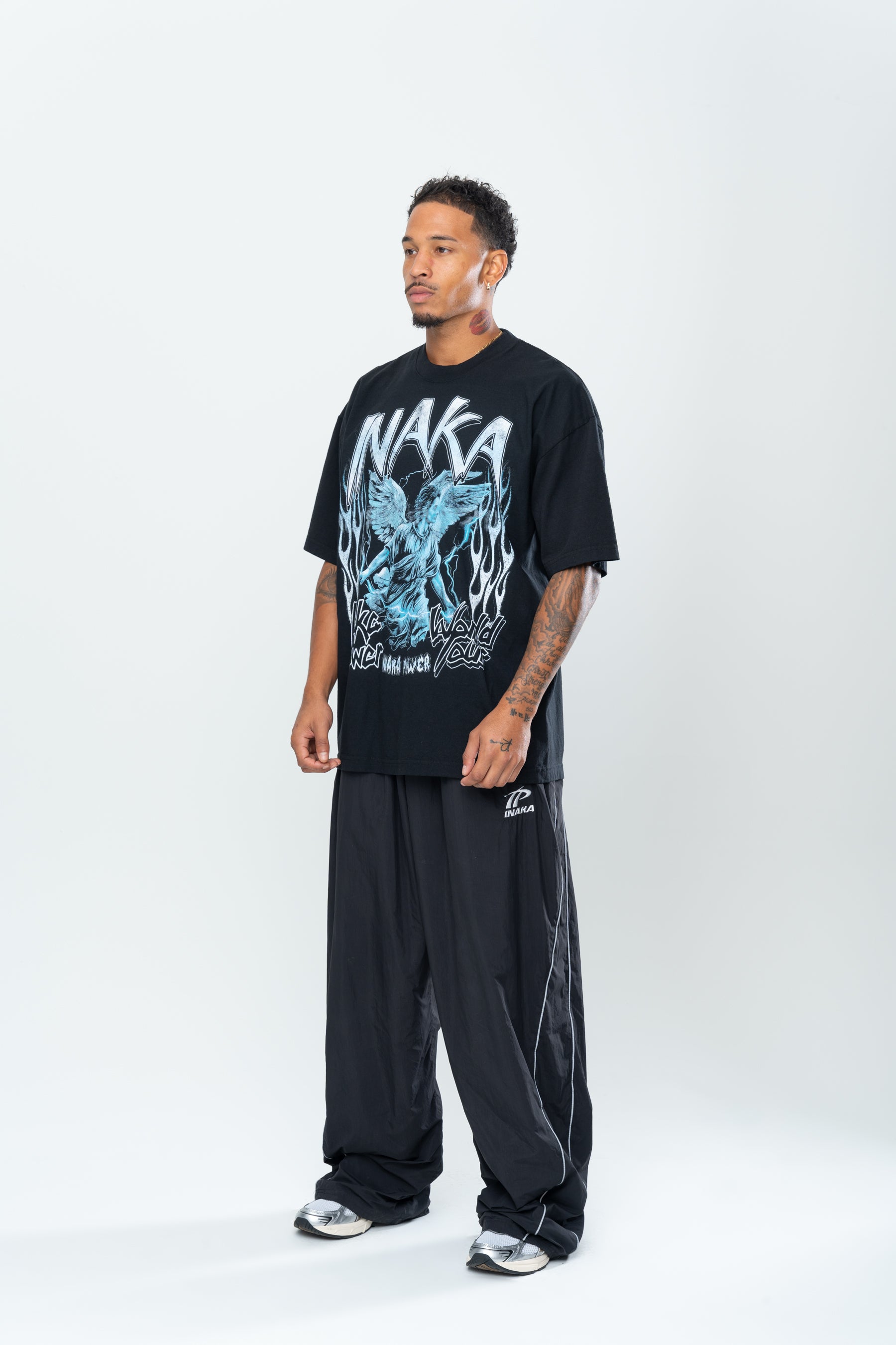 INAKA SAINT TOUR TEE - BLACK