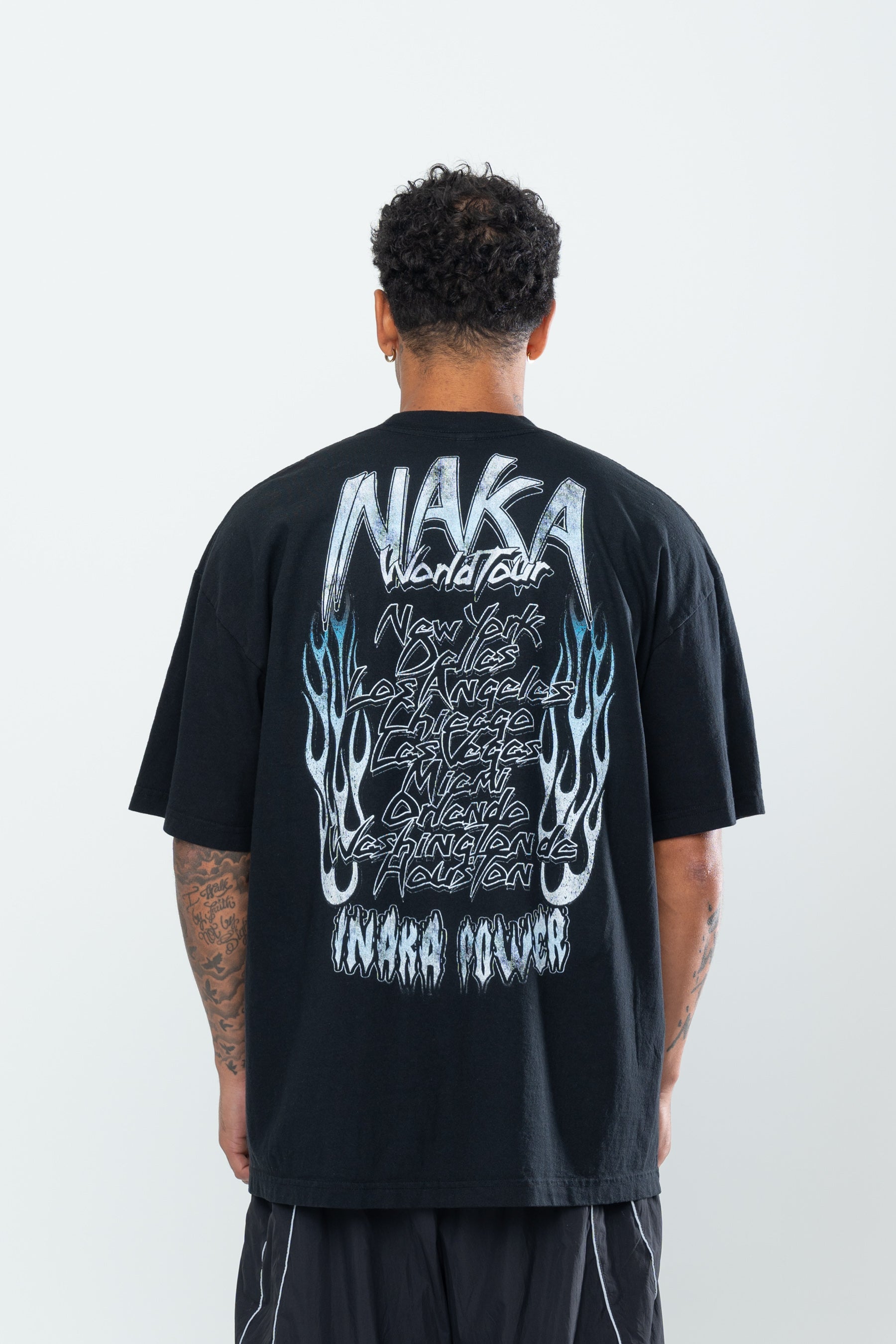 INAKA SAINT TOUR TEE - BLACK