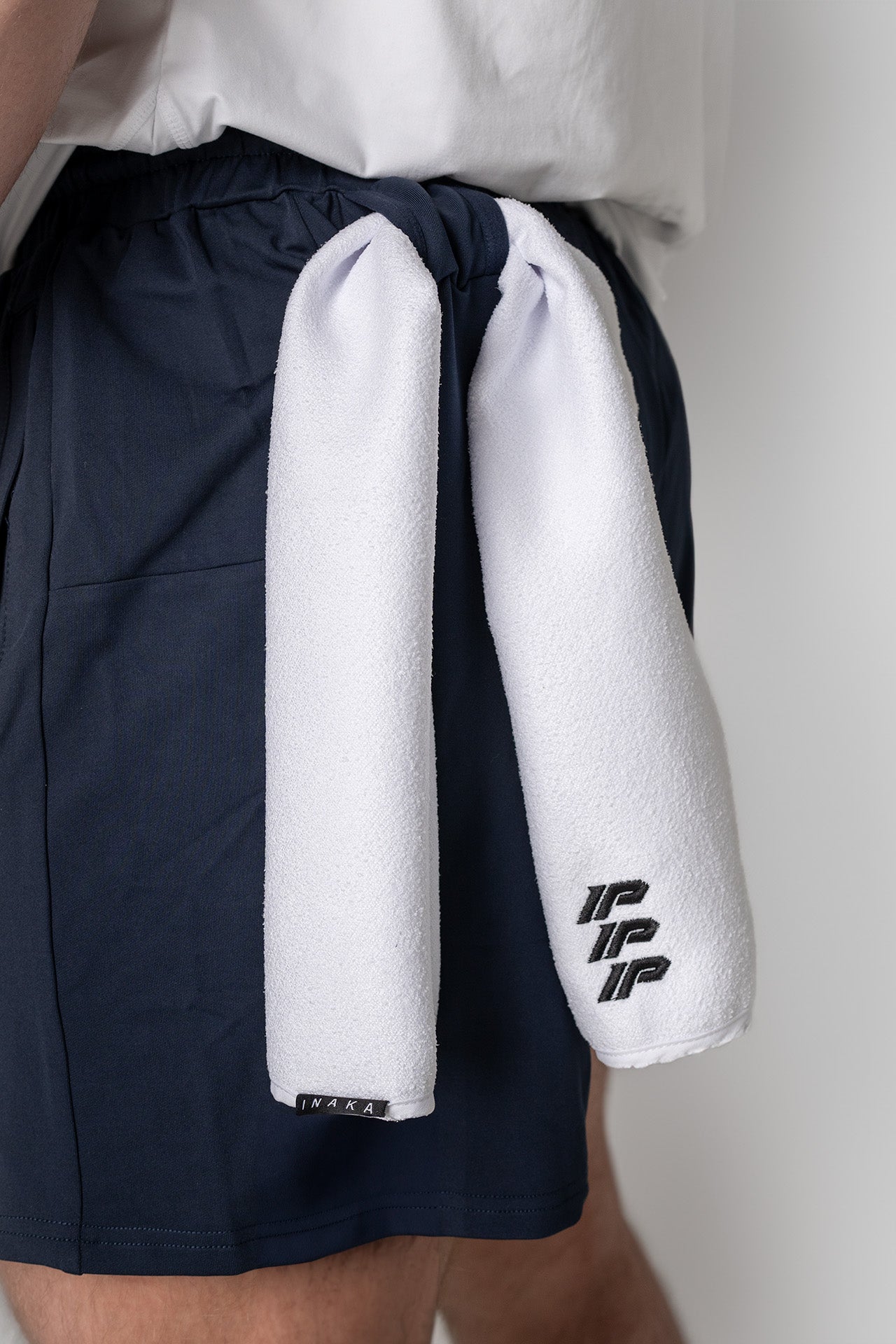 INAKA PERFORMANCE TOWEL - WHITE