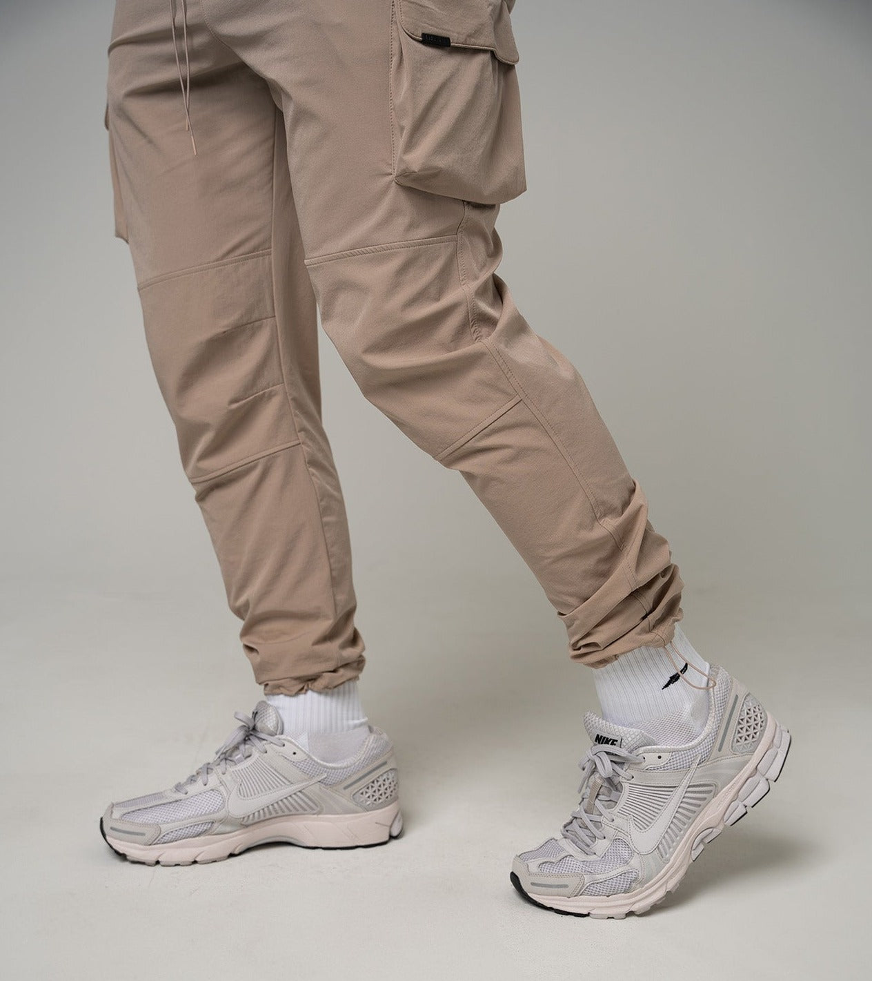 Men's Performance Tech Cargo Joggers - Taupe