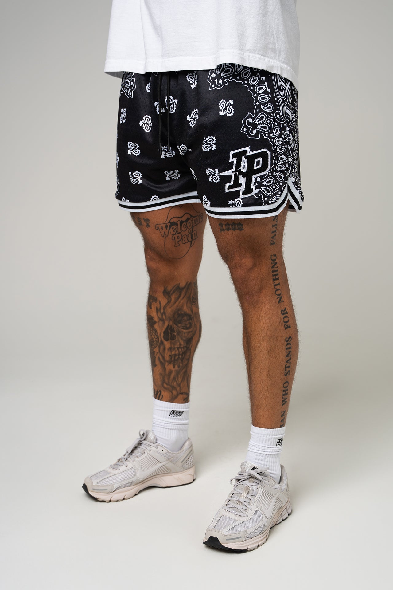 Men's Graphic Mesh Shorts - Paisley Black