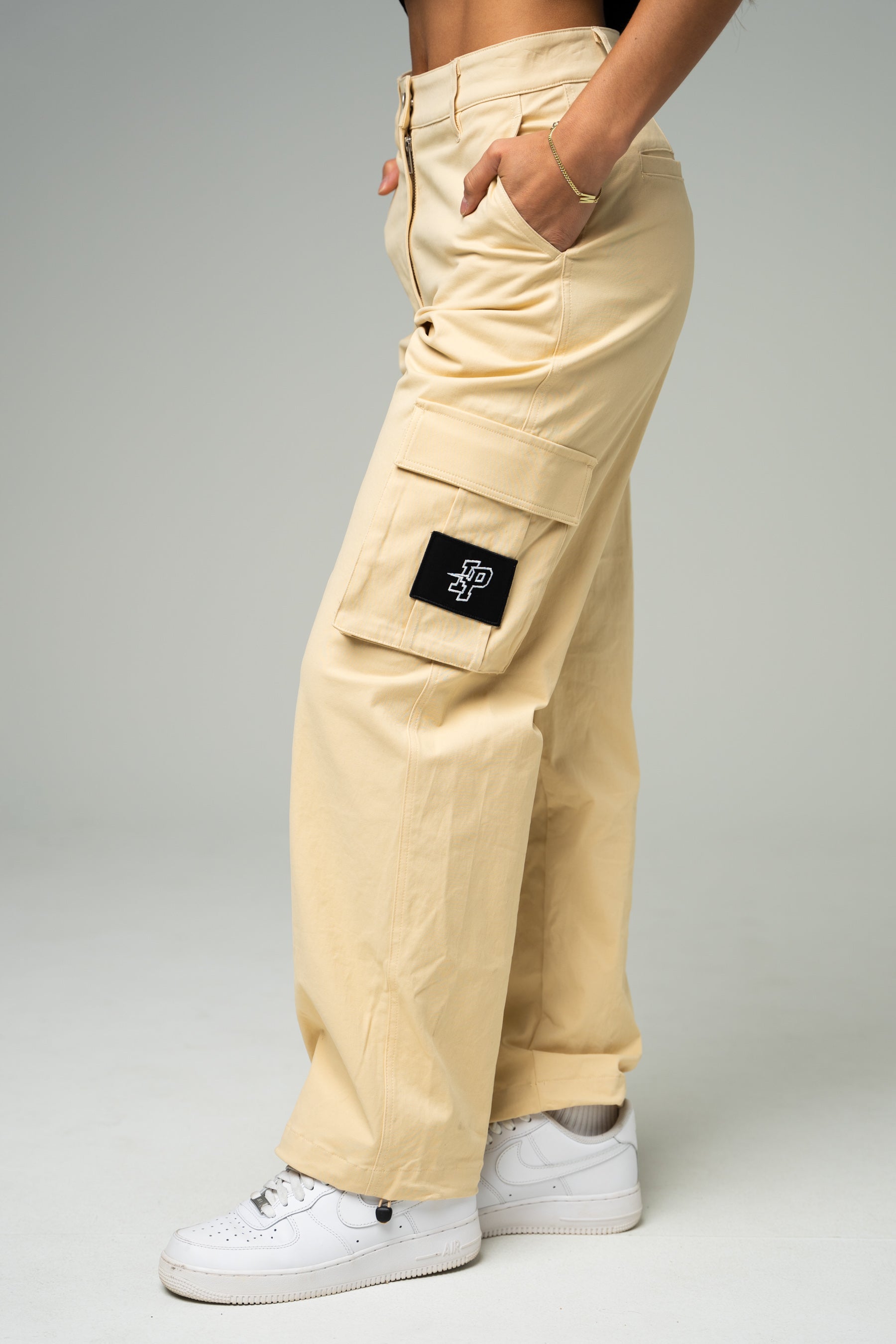 WOMEN'S CARGO PANTS - DESERT