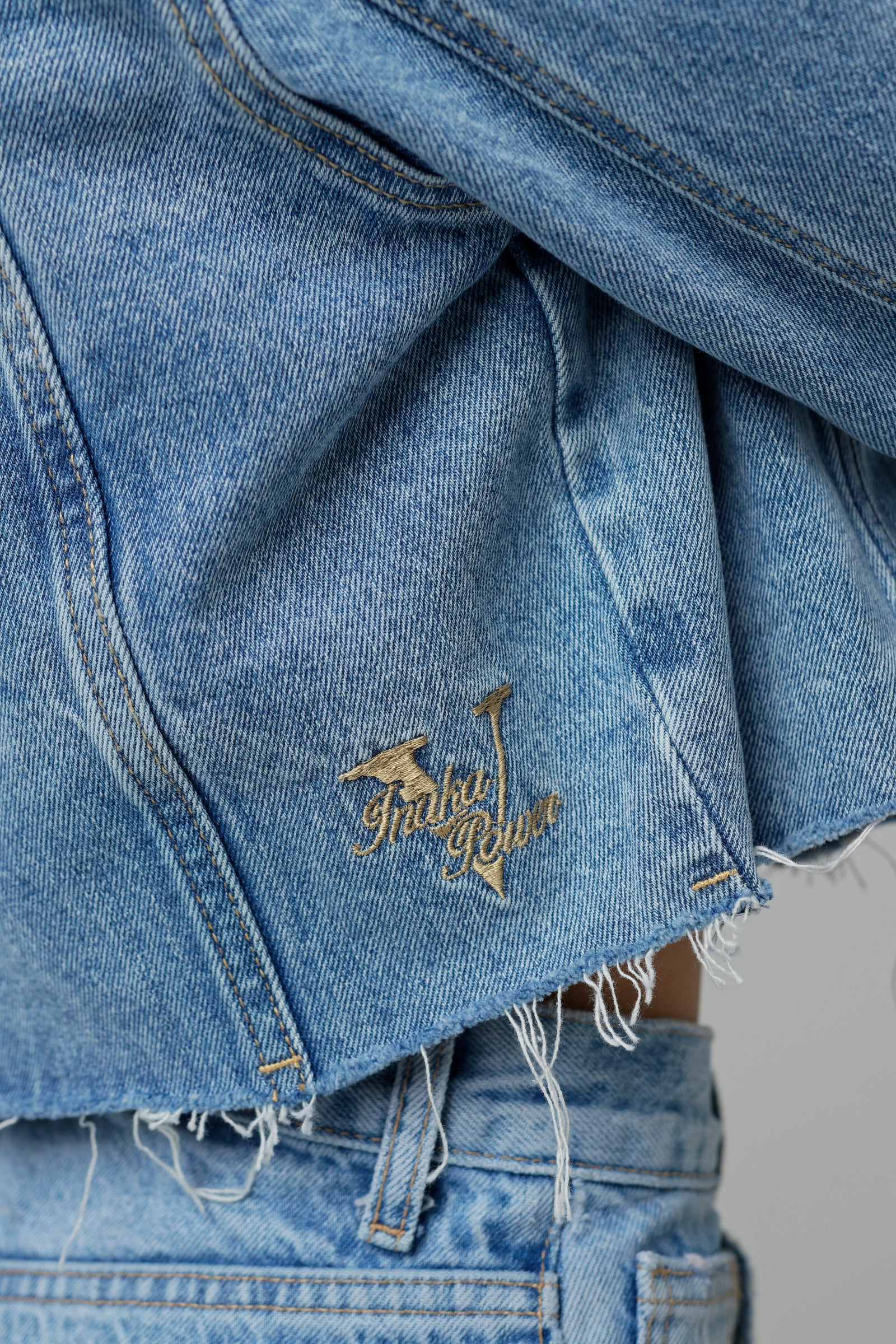 WOMEN'S CROPPED DENIM JACKET - DENIM