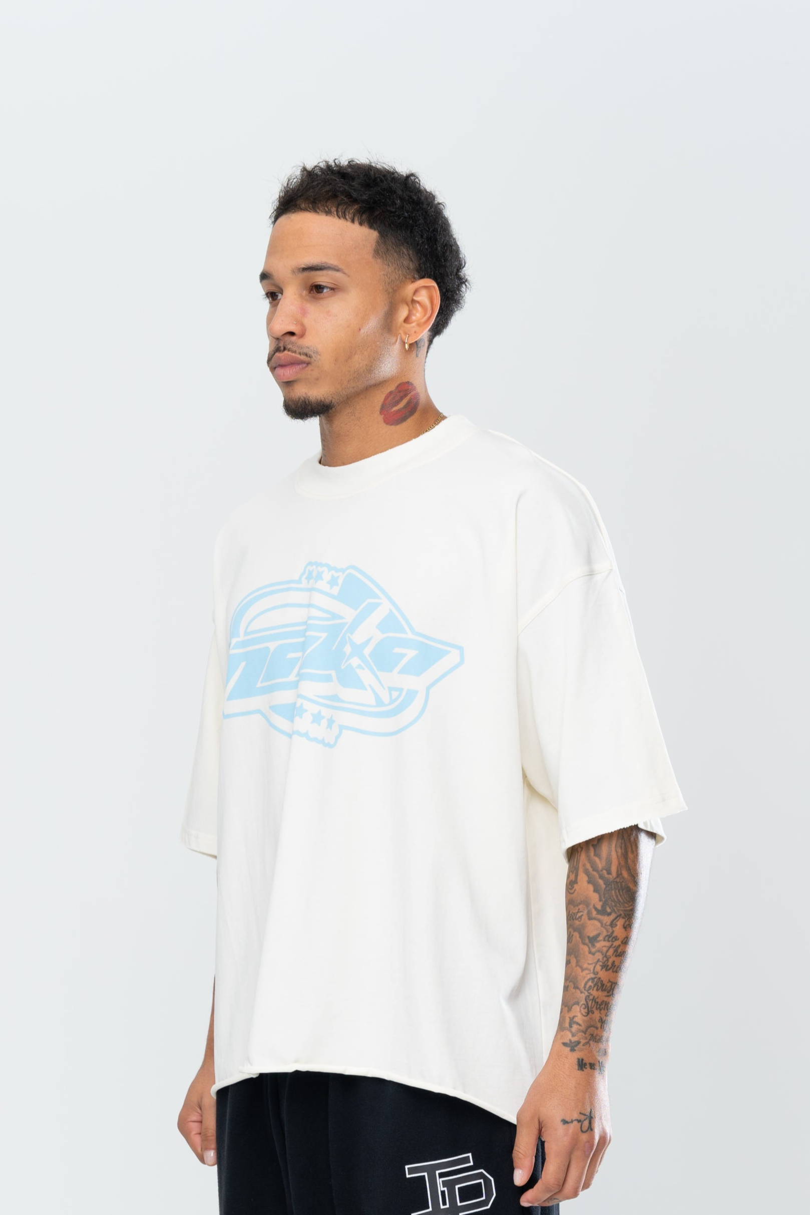 CYBERISTIX CROPPED TEE - CREAM/BLUE