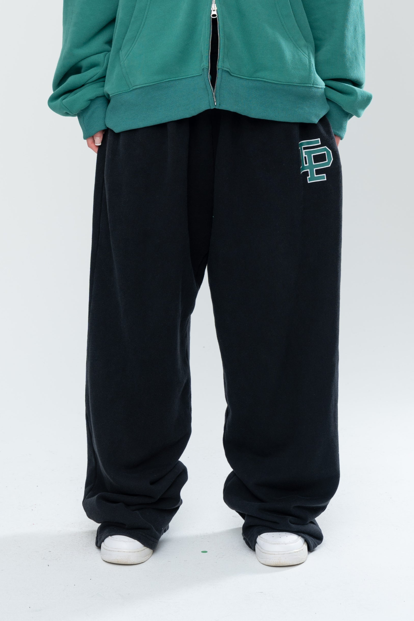 CLASSIC BAGGY SWEATS - BLACK/FOREST GREEN