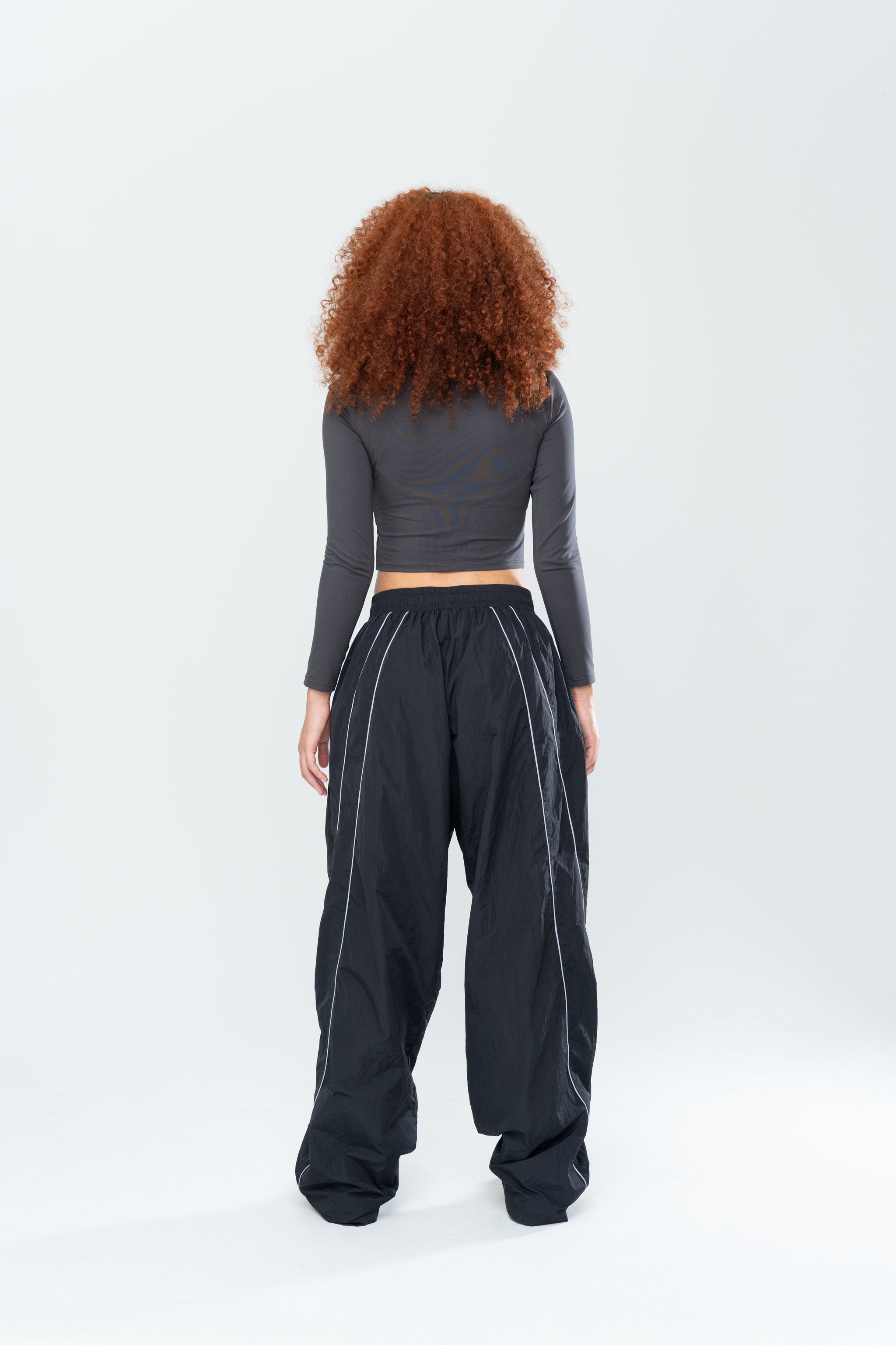 TUNDRA BAGGY TRACK PANTS - BLACK
