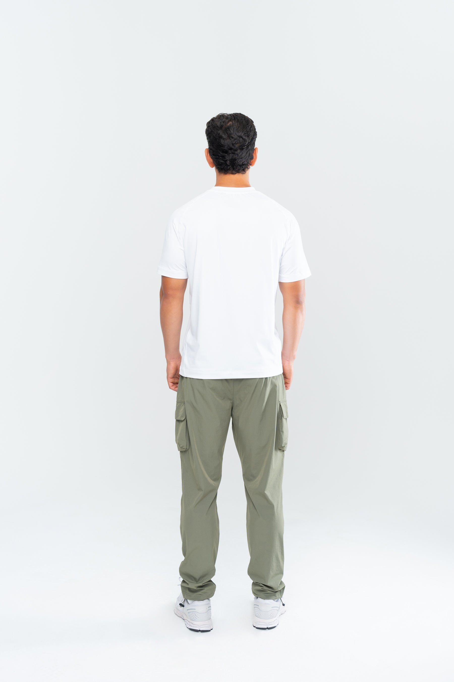 MEN'S PERFORMANCE TECH CARGO JOGGERS - OLIVE