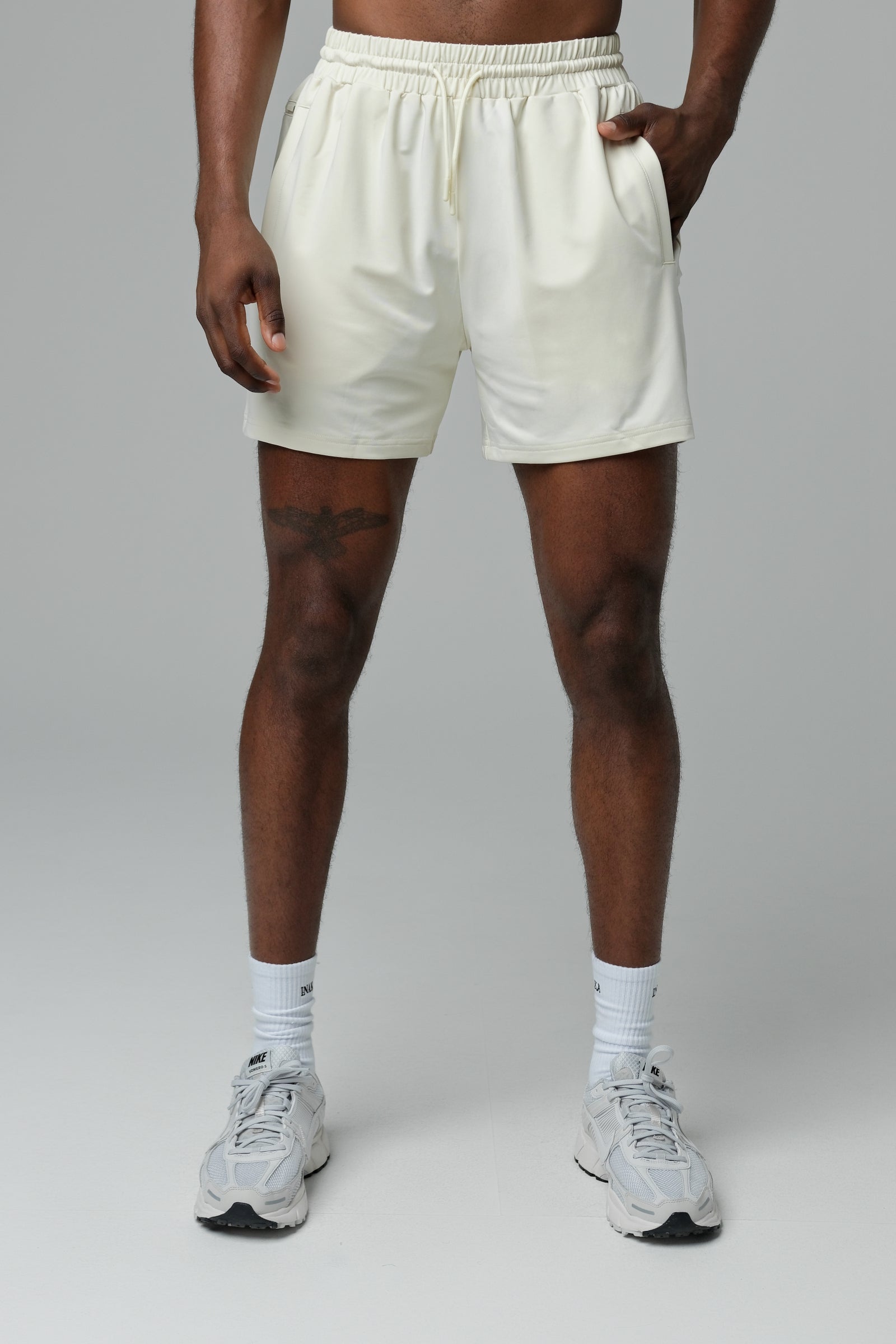 FREEFORM SHORTS LINERLESS - OFF WHITE