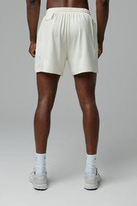 FREEFORM SHORTS LINERLESS - OFF WHITE