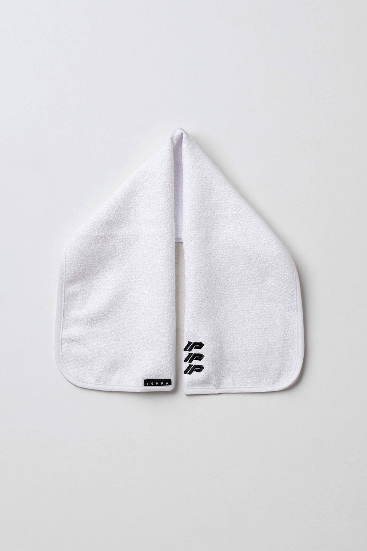 INAKA PERFORMANCE TOWEL - WHITE