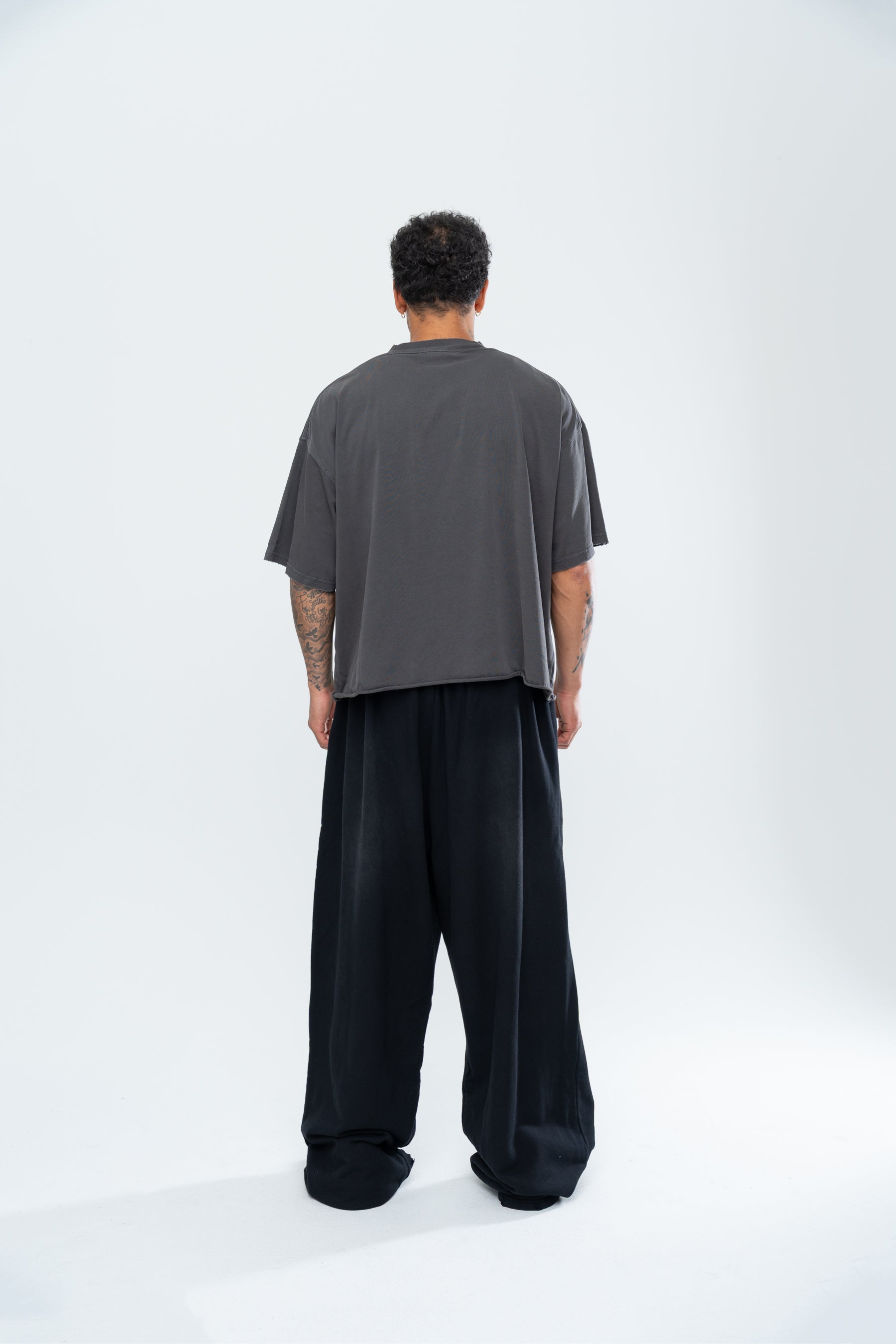 POWERSHOT DISTRESSED BAGGY SWEATPANTS