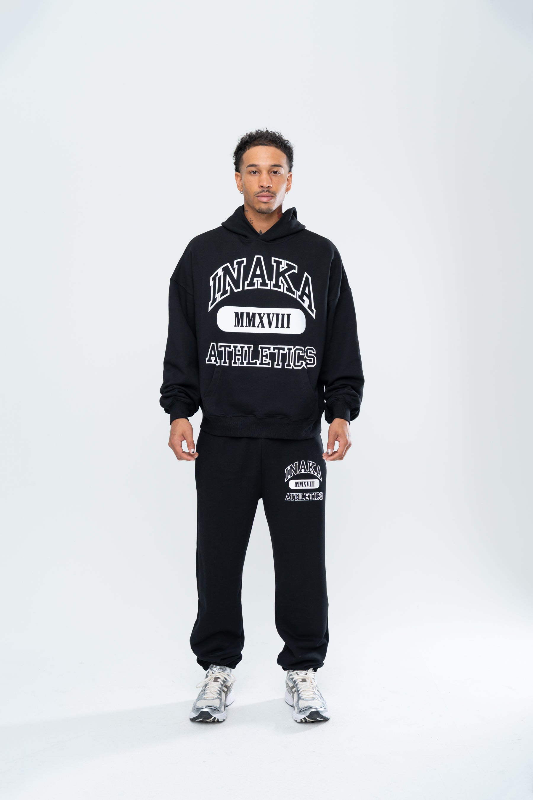 ATHLETICS CUFFED SWEATS - BLACK