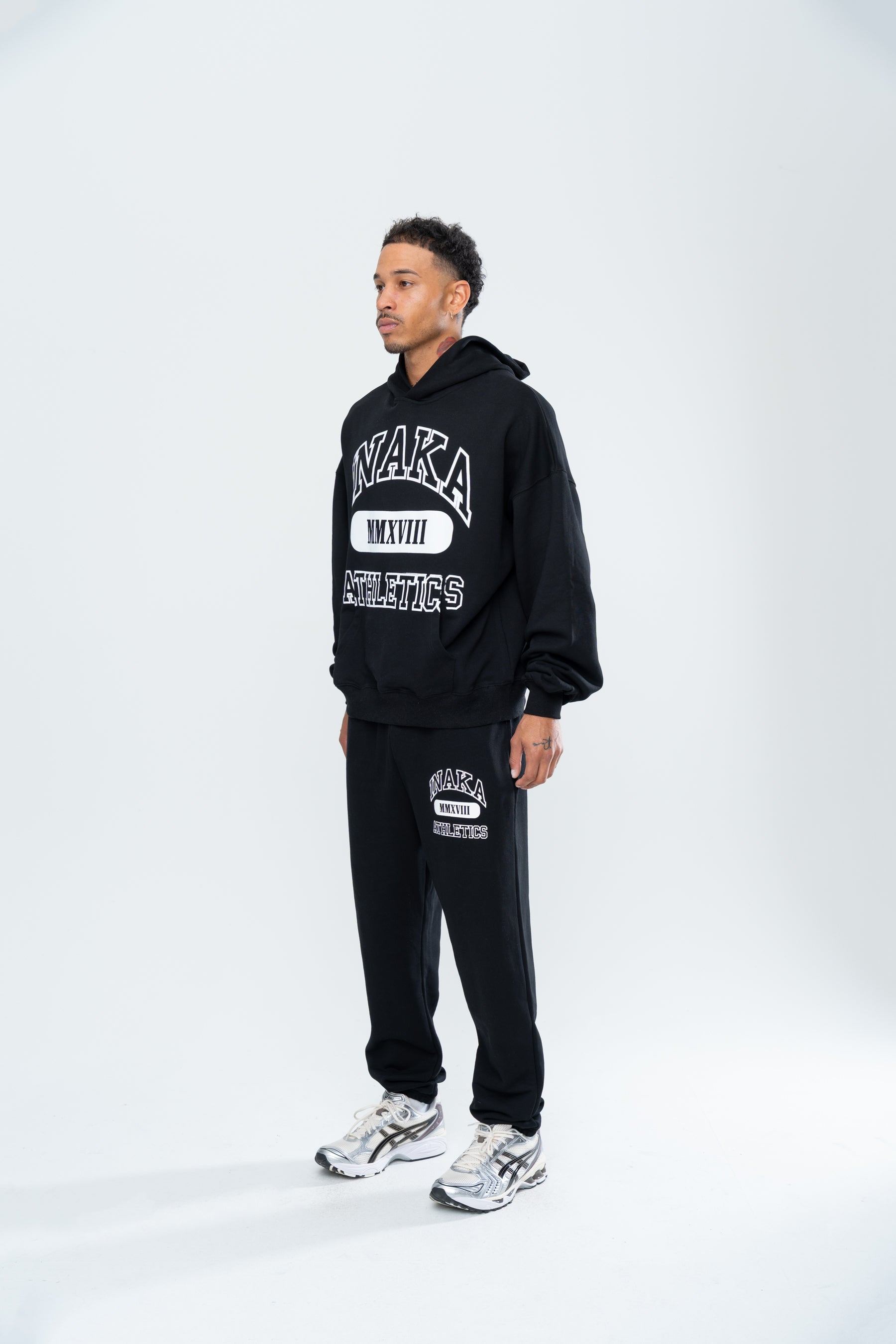 ATHLETICS CUFFED SWEATS - BLACK