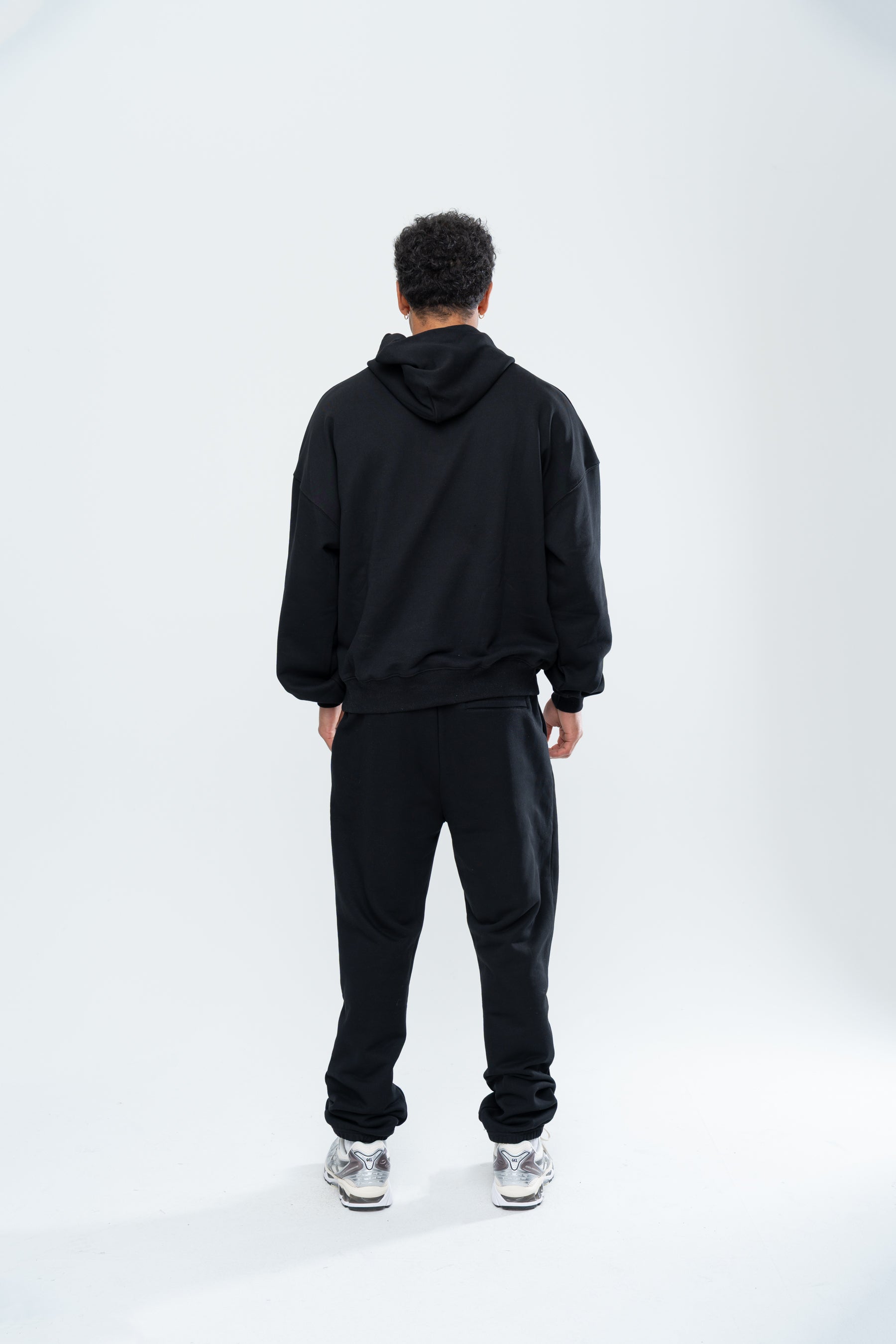 ATHLETICS CUFFED SWEATS - BLACK