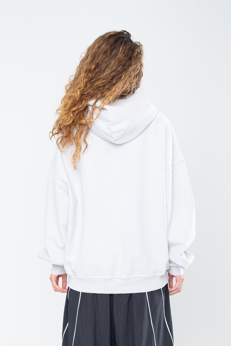 SPORTSWEAR DISTRESSED HOODIE - GRAY