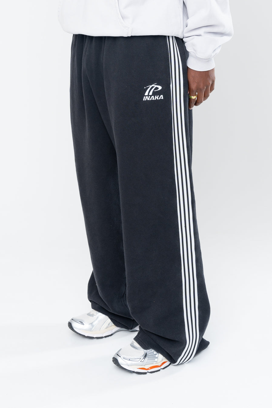 SPORTSWEAR BAGGY SWEATPANTS - BLACK