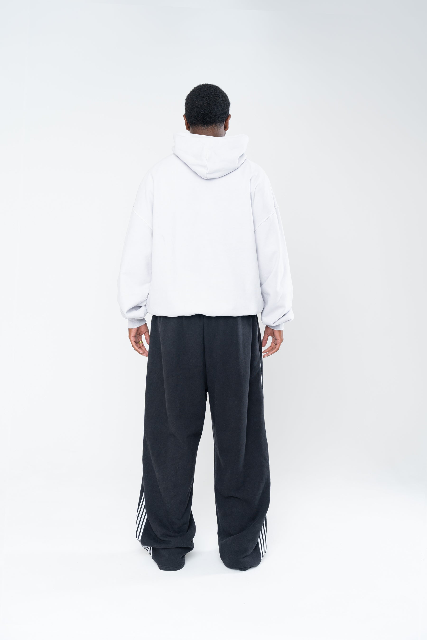 SPORTSWEAR BAGGY SWEATPANTS - BLACK