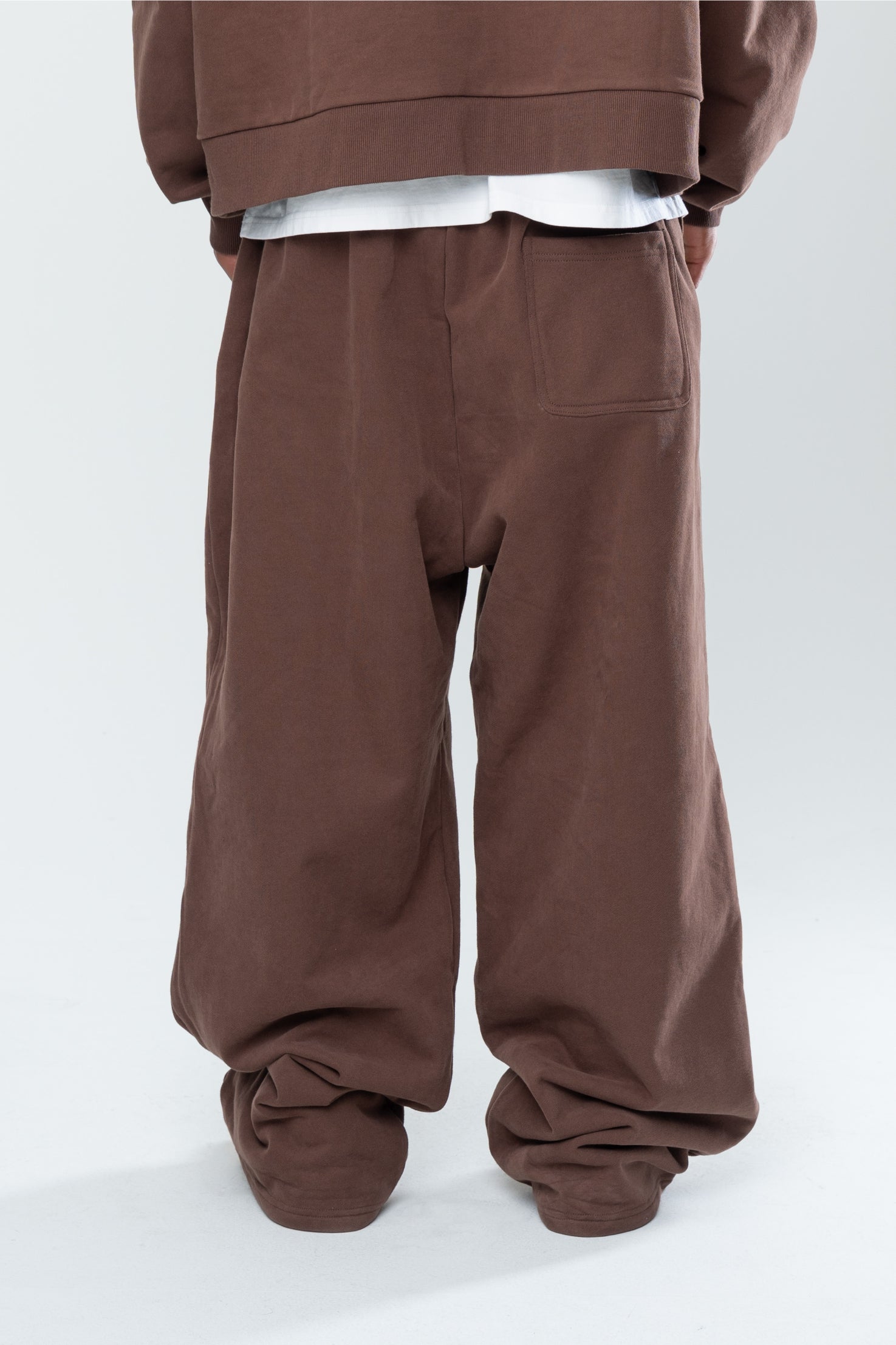 BASICS BAGGY SWEATS - ESPRESSO