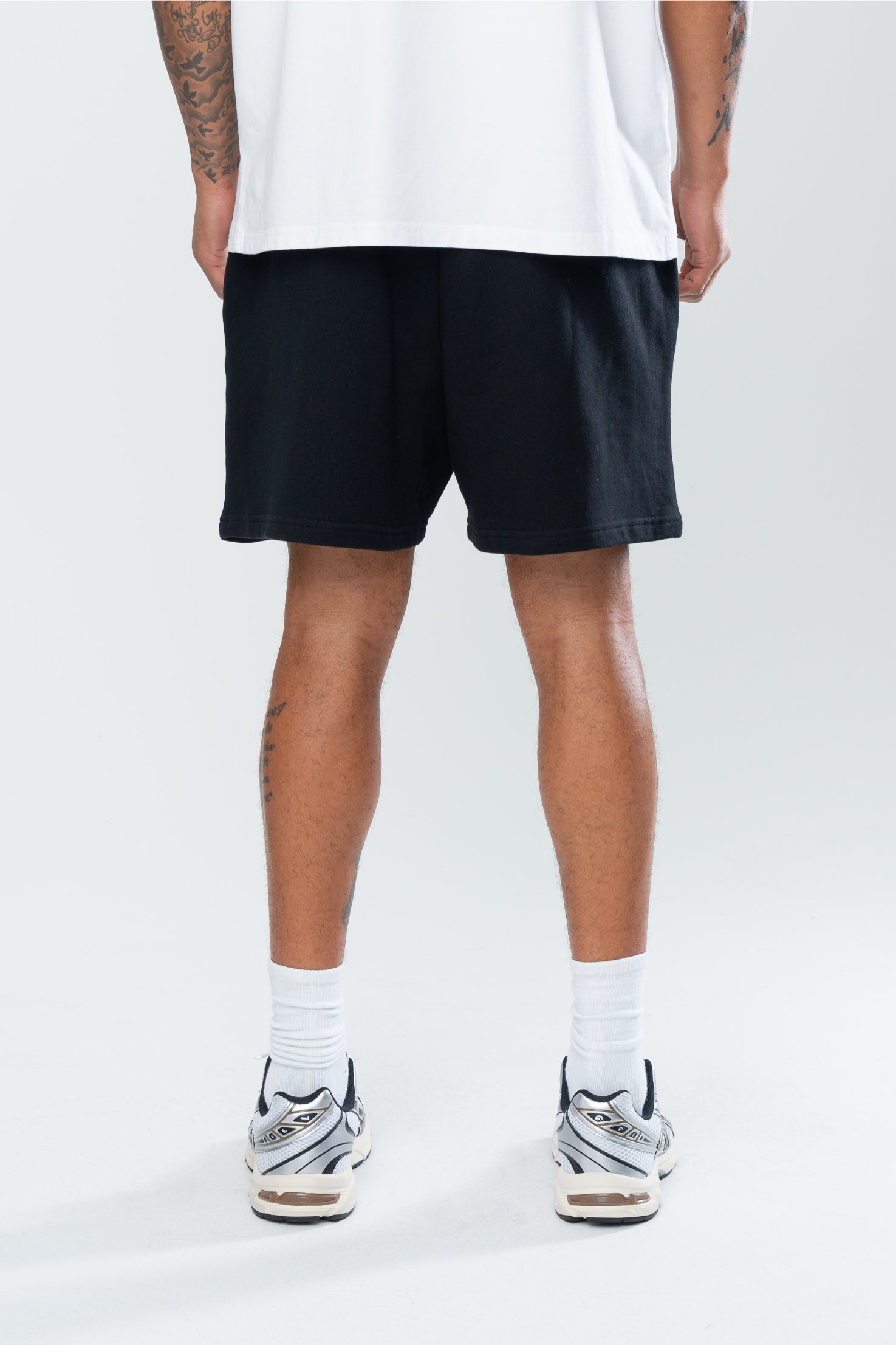 BASICS SHORTS - BLACK