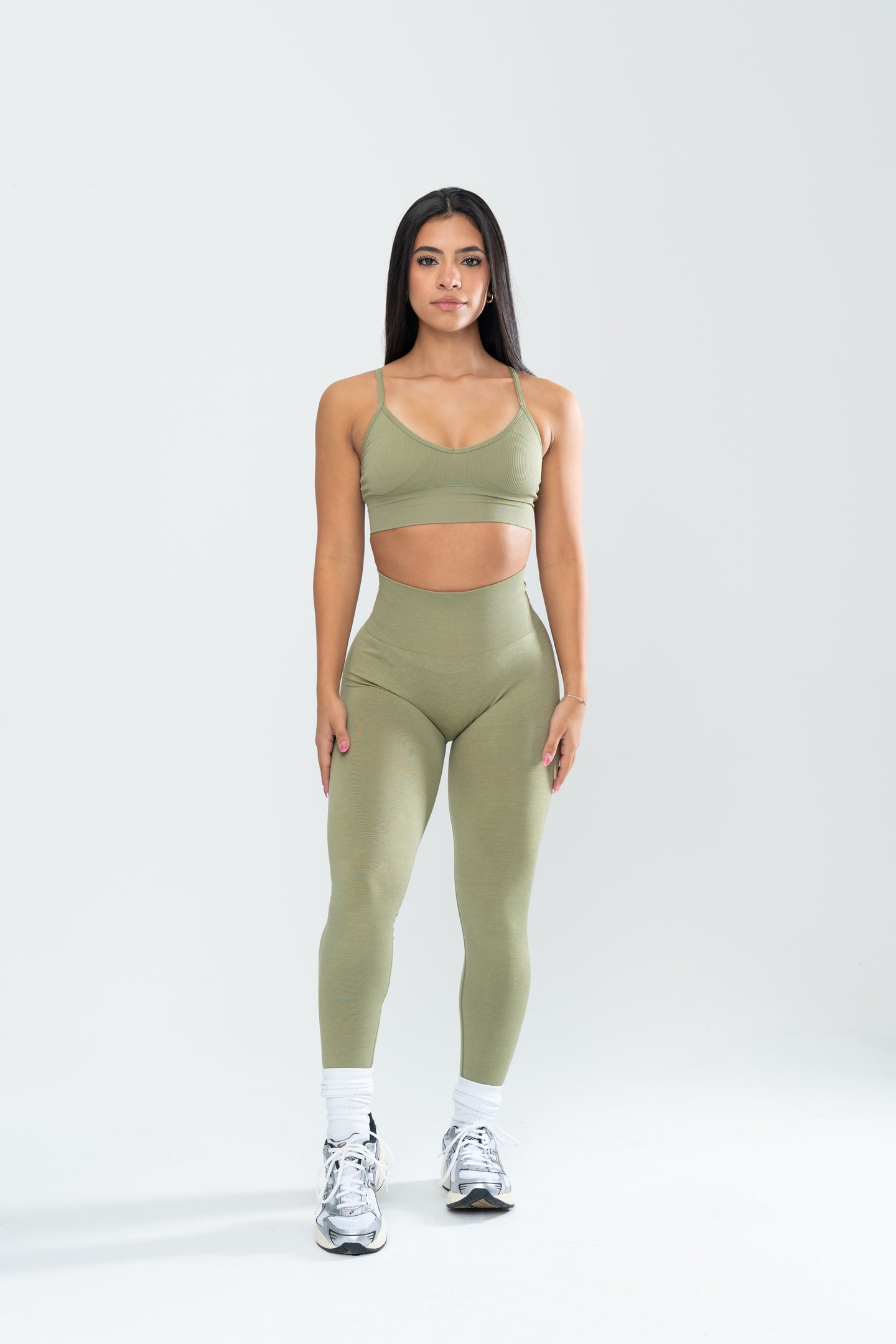 STELLA SEAMLESS SET - OLIVE