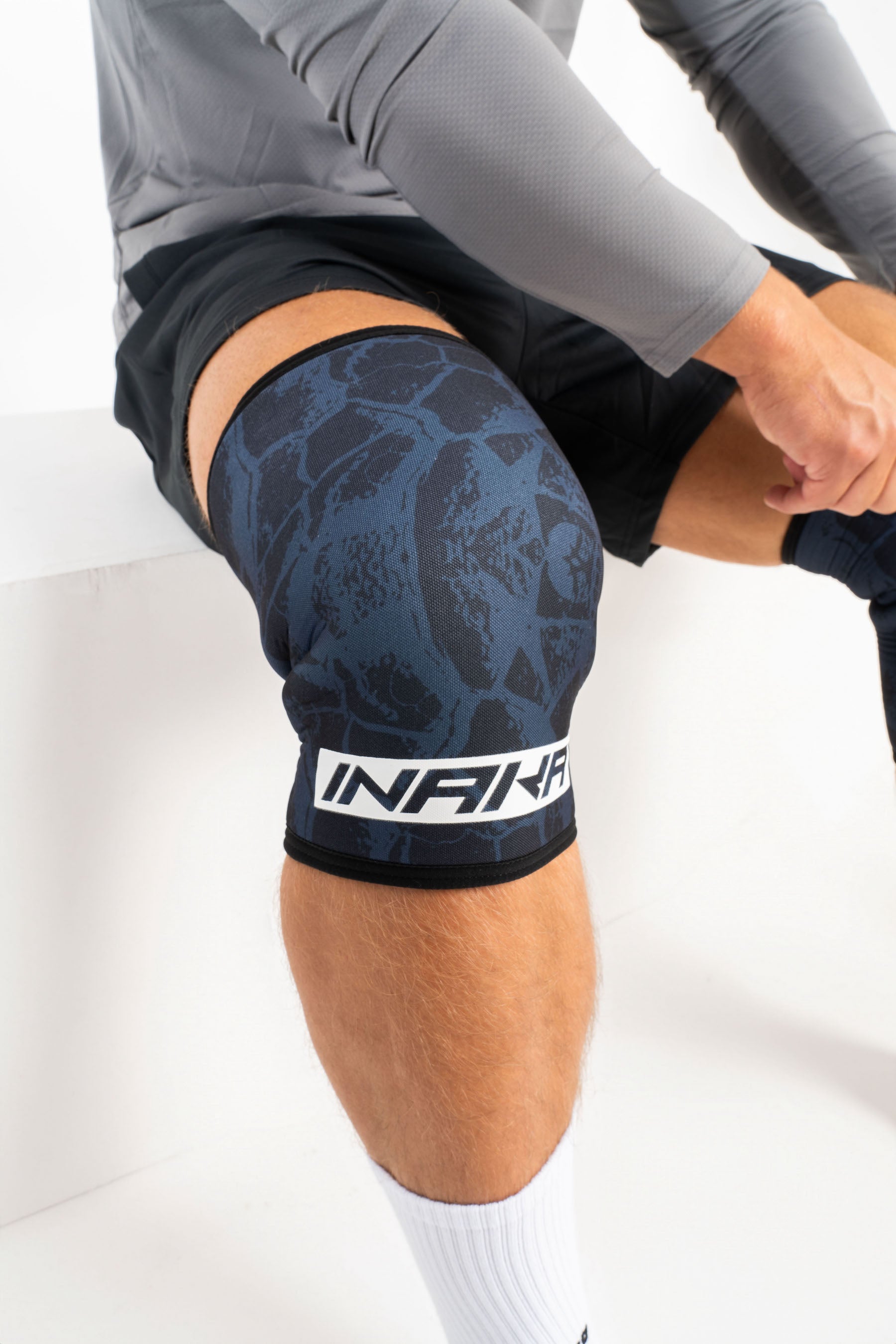 CAMO KNEE SLEEVES - CHARCOAL