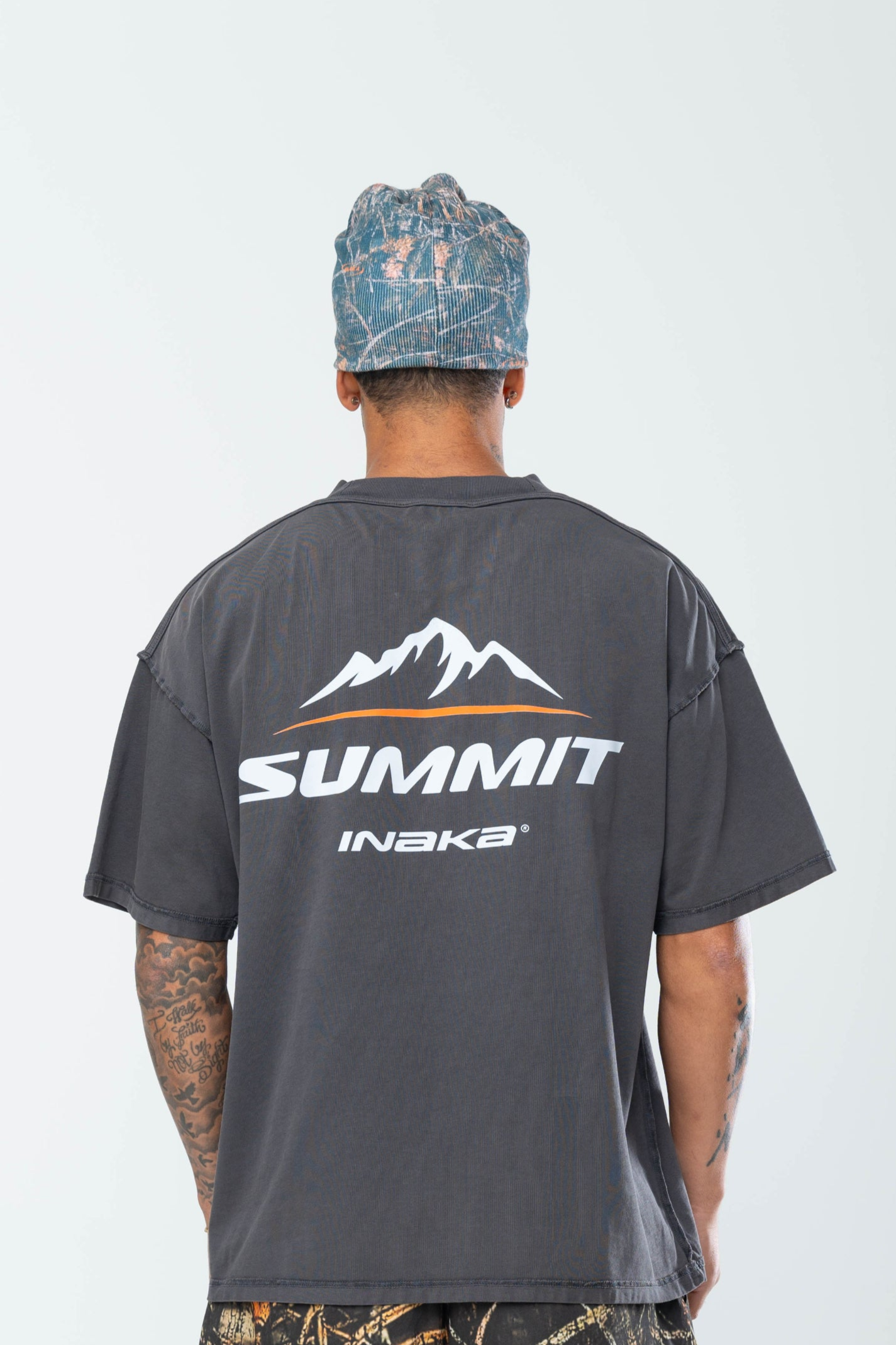 SUMMIT PEAK REVERSE TEE - VINTAGE BLACK