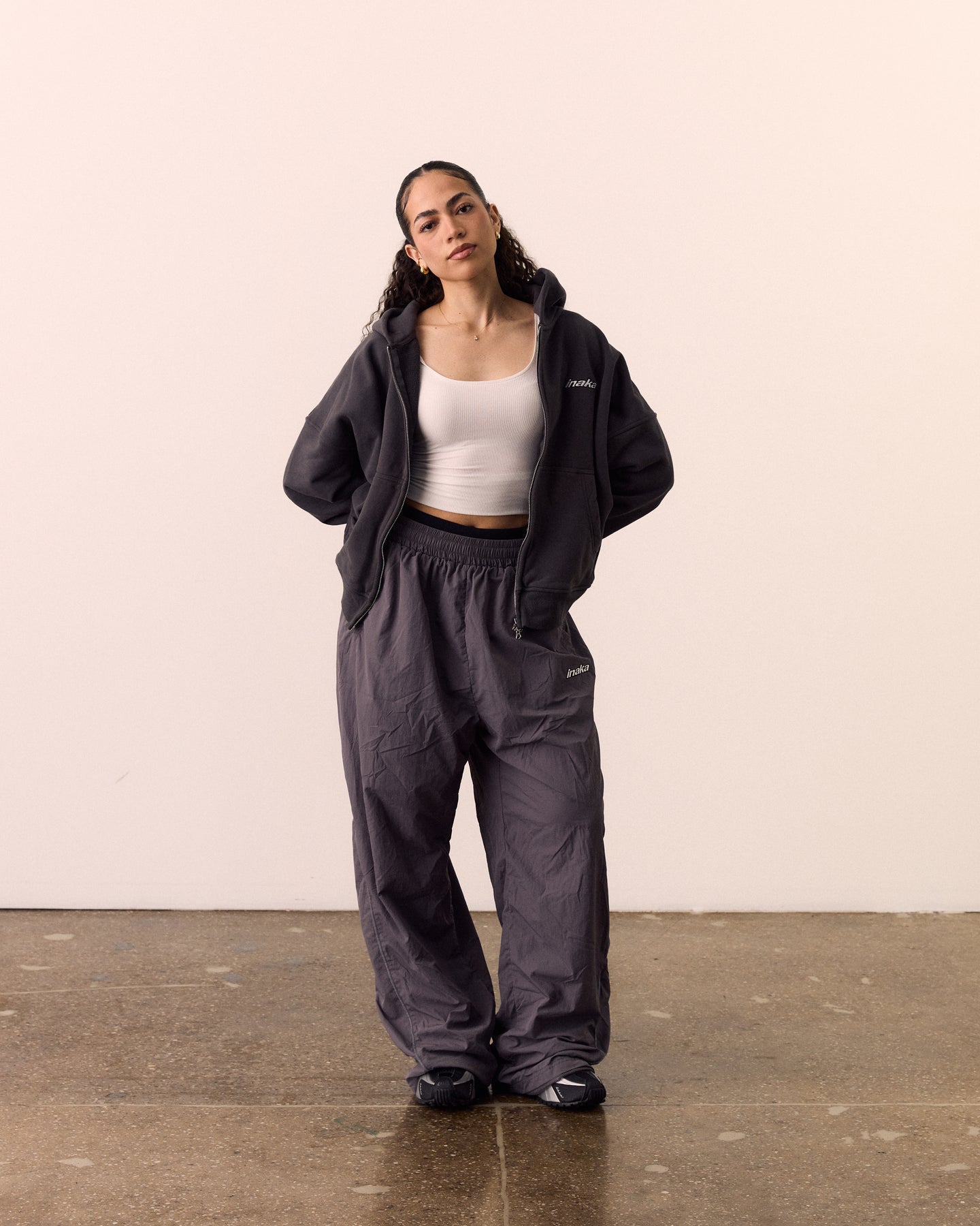 BASICS 2.0 TRACKPANTS - GREY