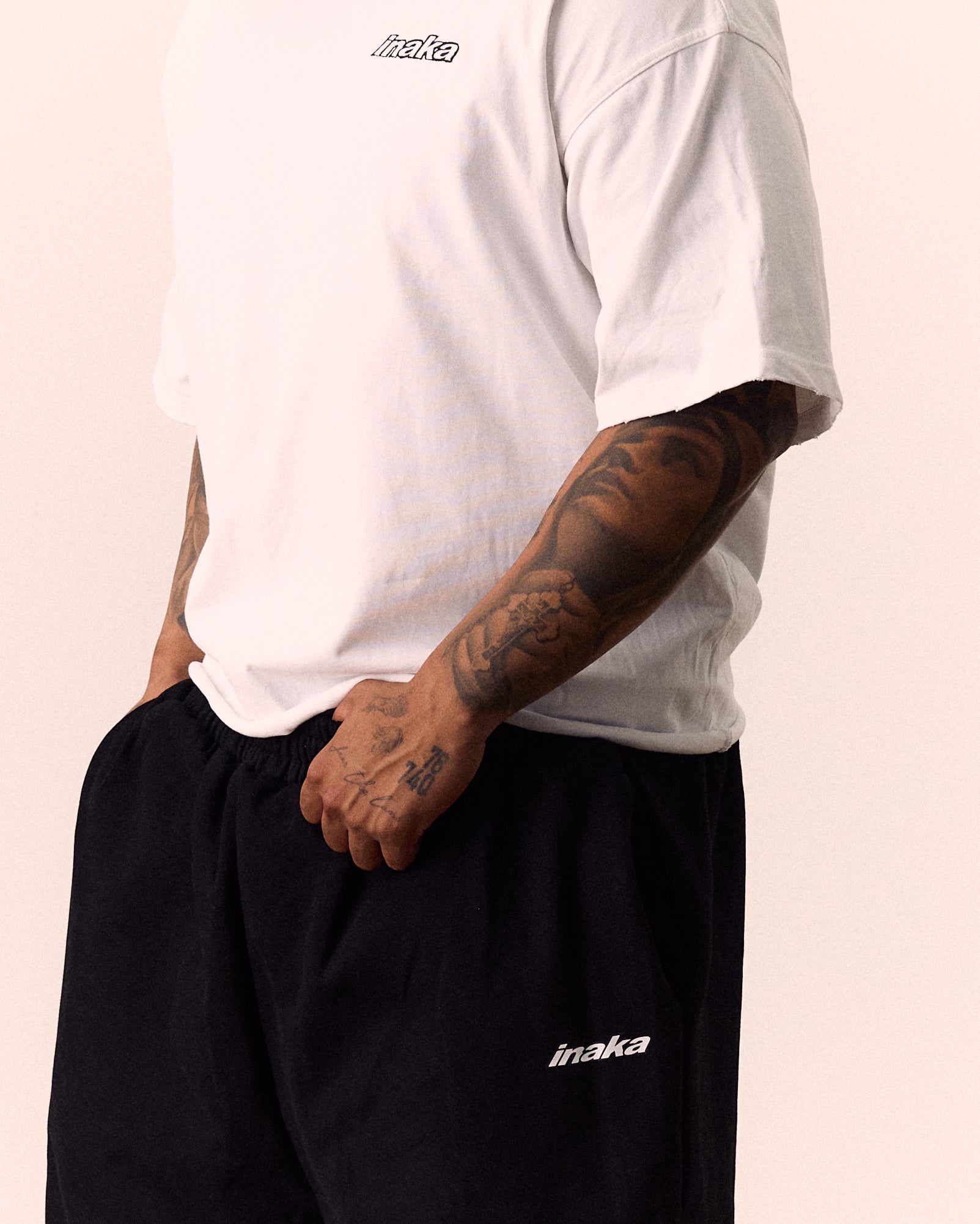 BASICS CROPPED TEE - WHITE