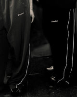 BASICS BAGGY TRACKPANTS - BLACK
