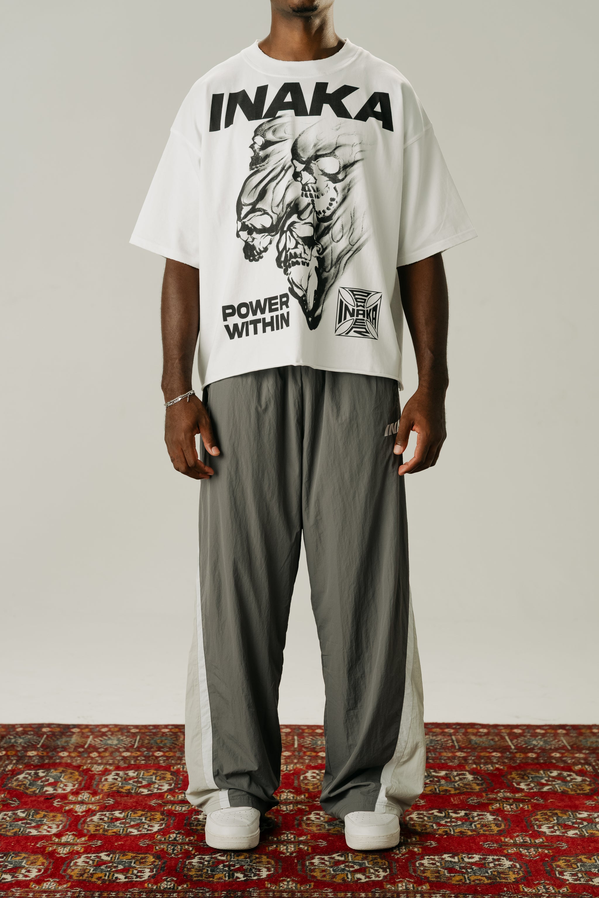 BAGGY TRACKPANTS - GRAY : WHITE