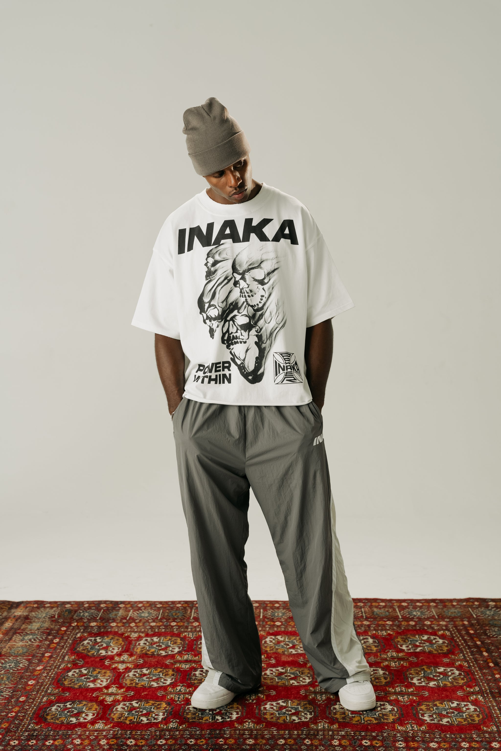 BAGGY TRACKPANTS - GRAY : WHITE