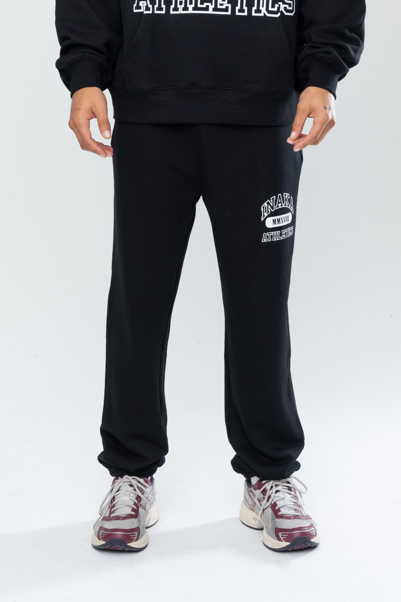 ATHLETICS CUFFED SWEATS - BLACK