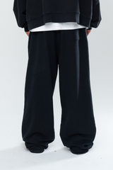 CLASSIC BAGGY SWEATS - BLACK