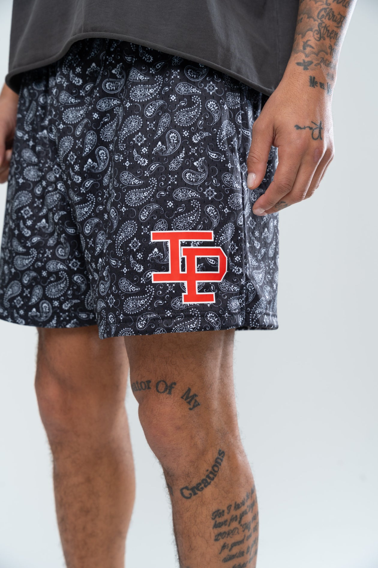 CLASSIC PAISLEY MESH SHORTS - BLACK