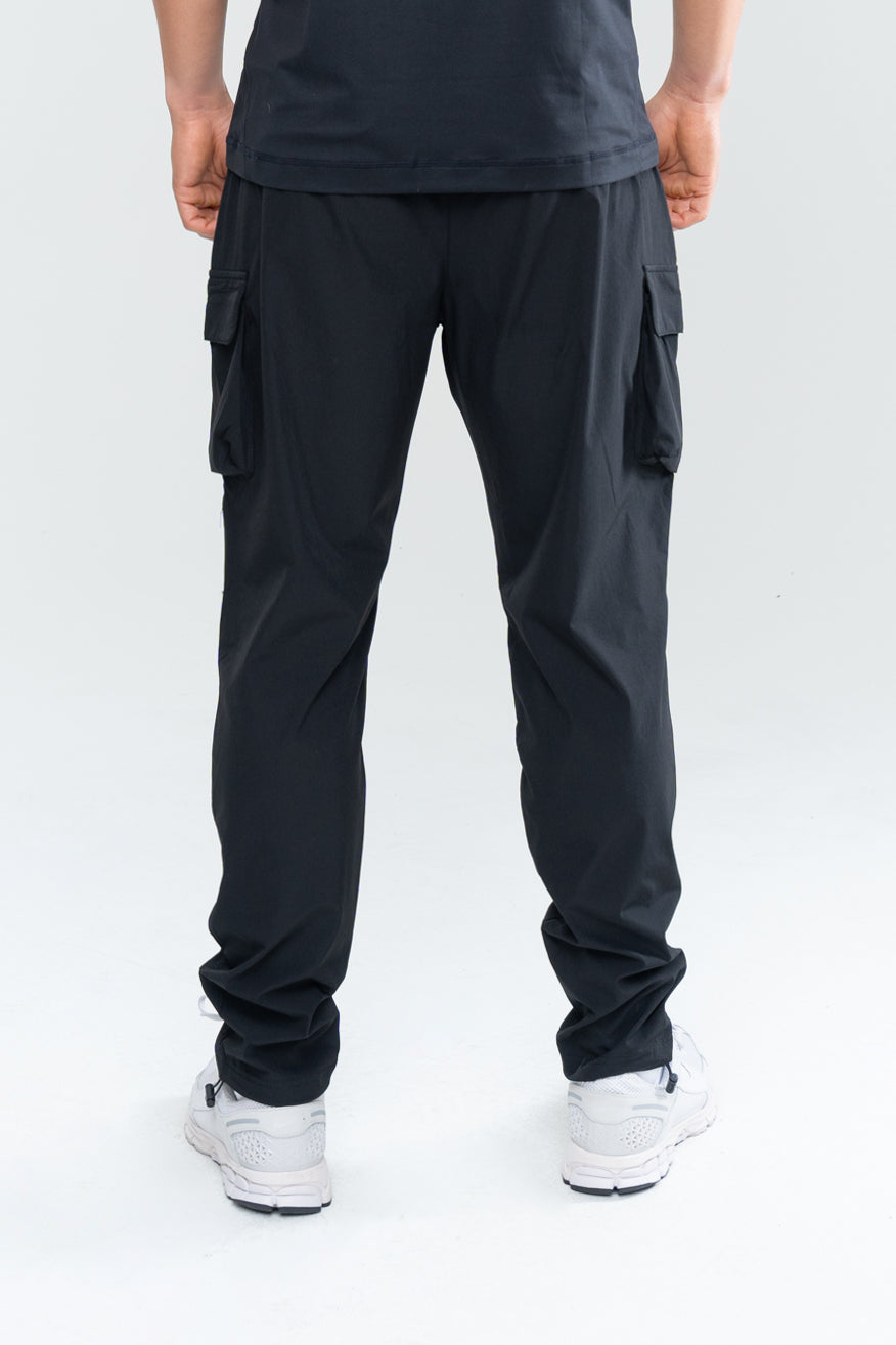 MEN'S PERFORMANCE TECH CARGO JOGGERS - JET BLACK – Inaka Power