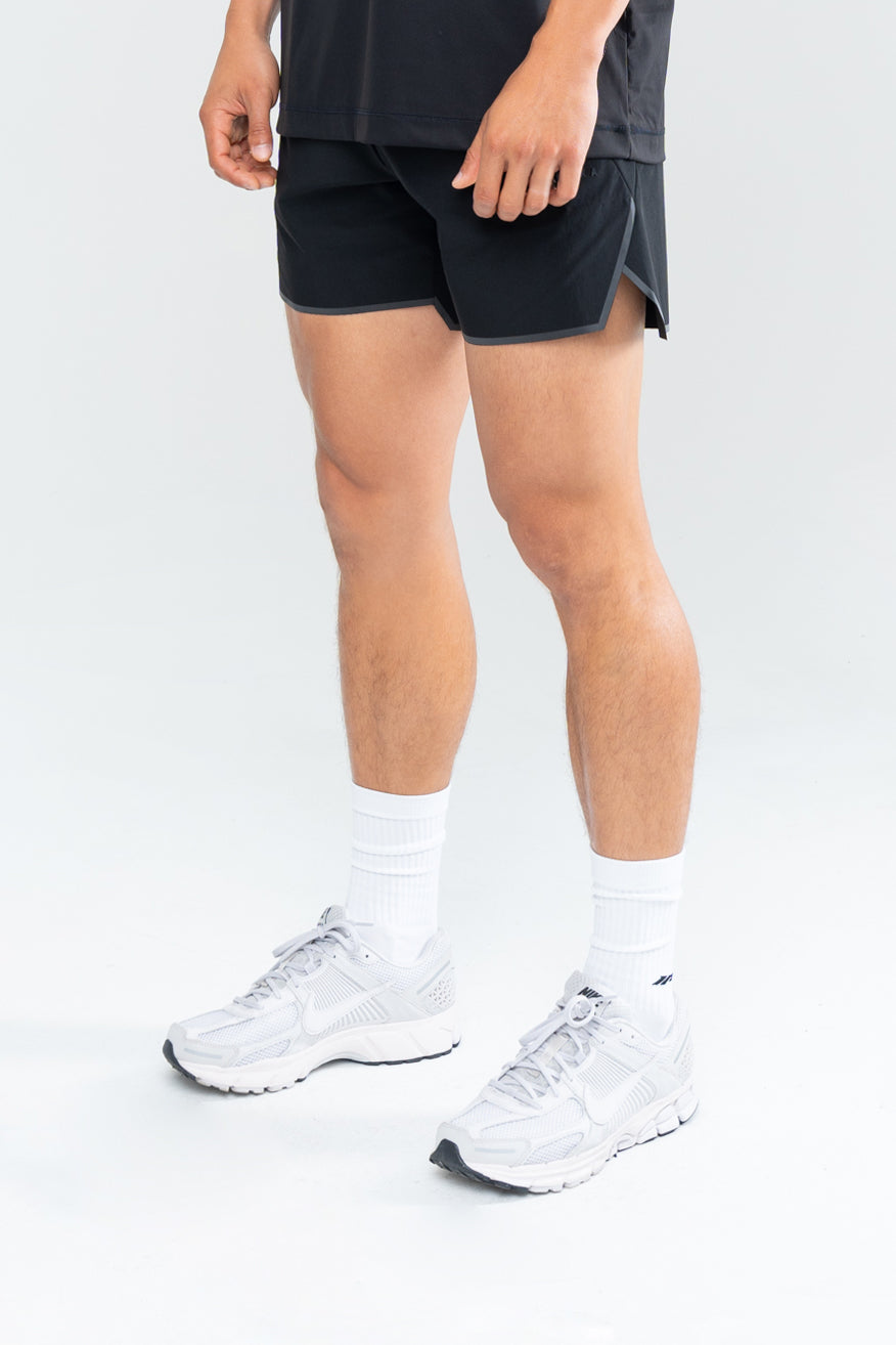 MEN'S PERFORMANCE TRAINING SHORTS - JET BLACK