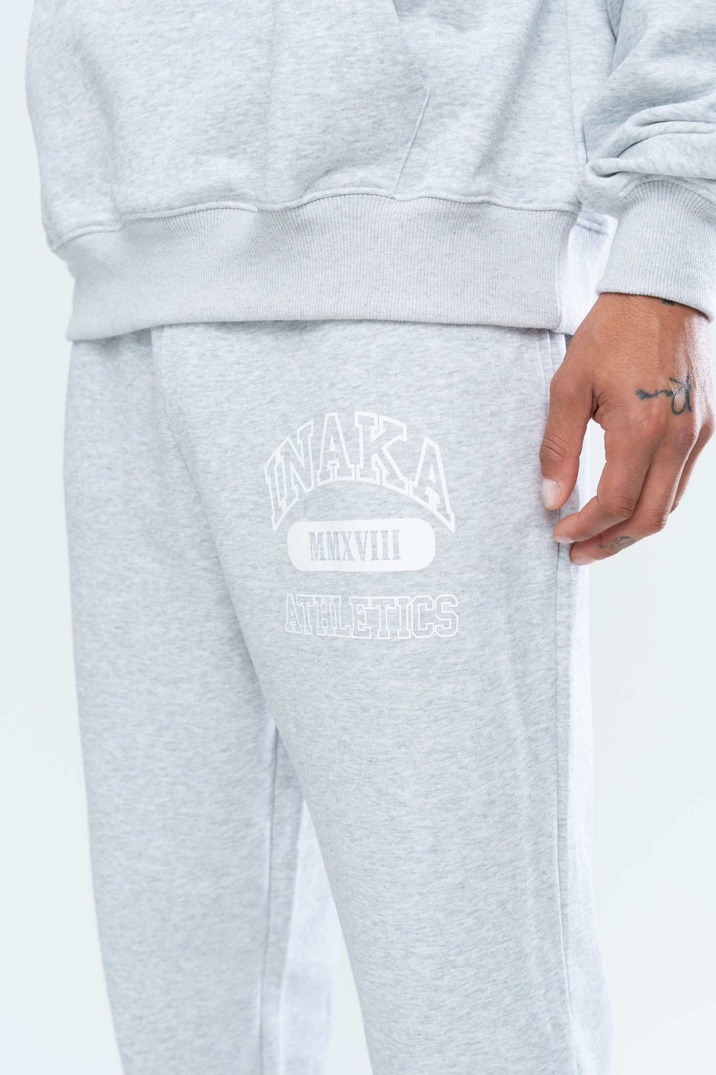 ATHLETICS CUFFED SWEATS - GREY